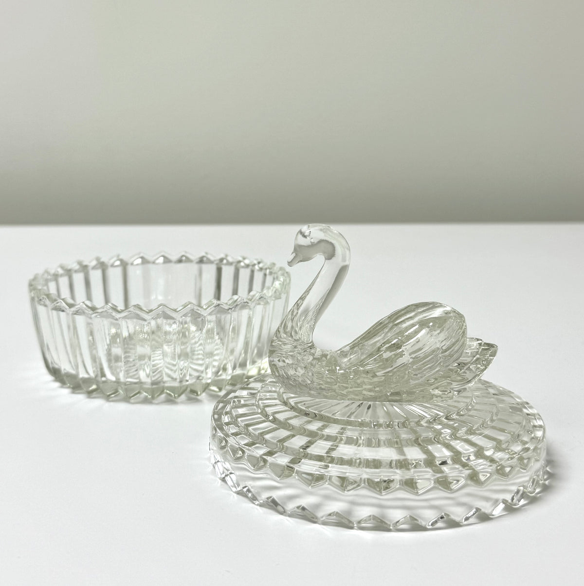 Vintage Swan Pressed Glass Powder Box