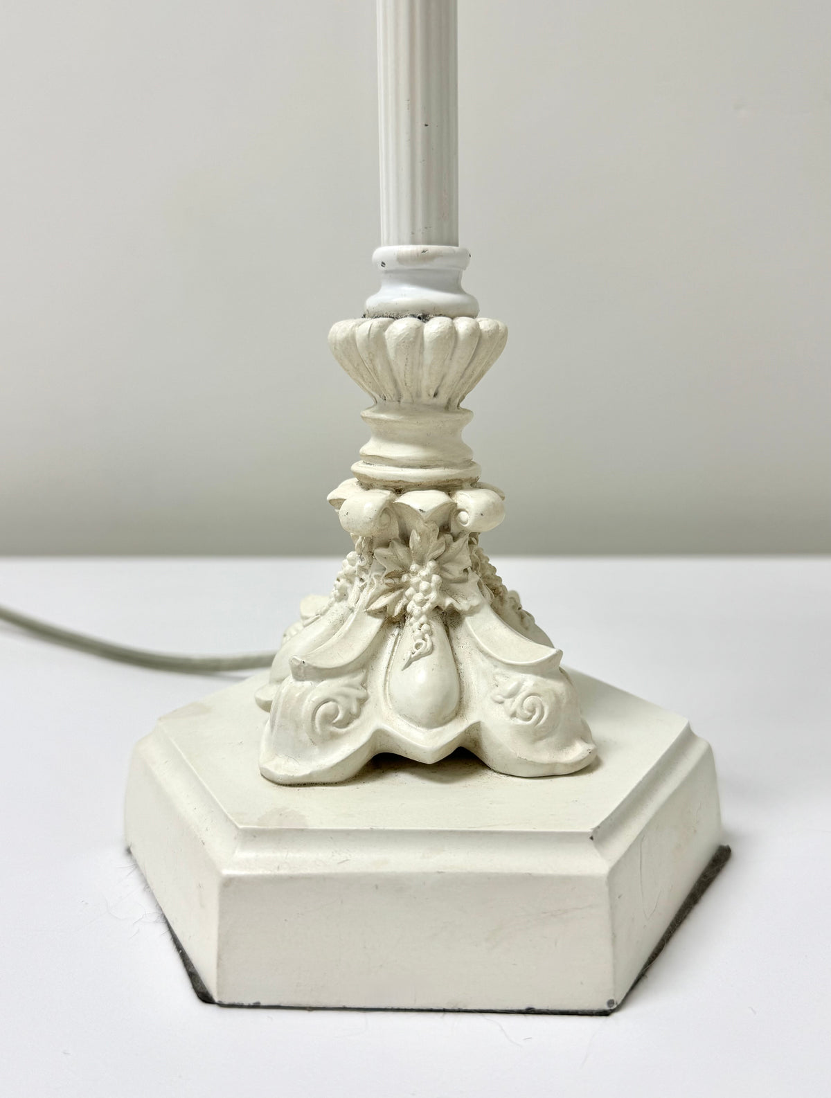 Light Cream Beaded Glass Lamp