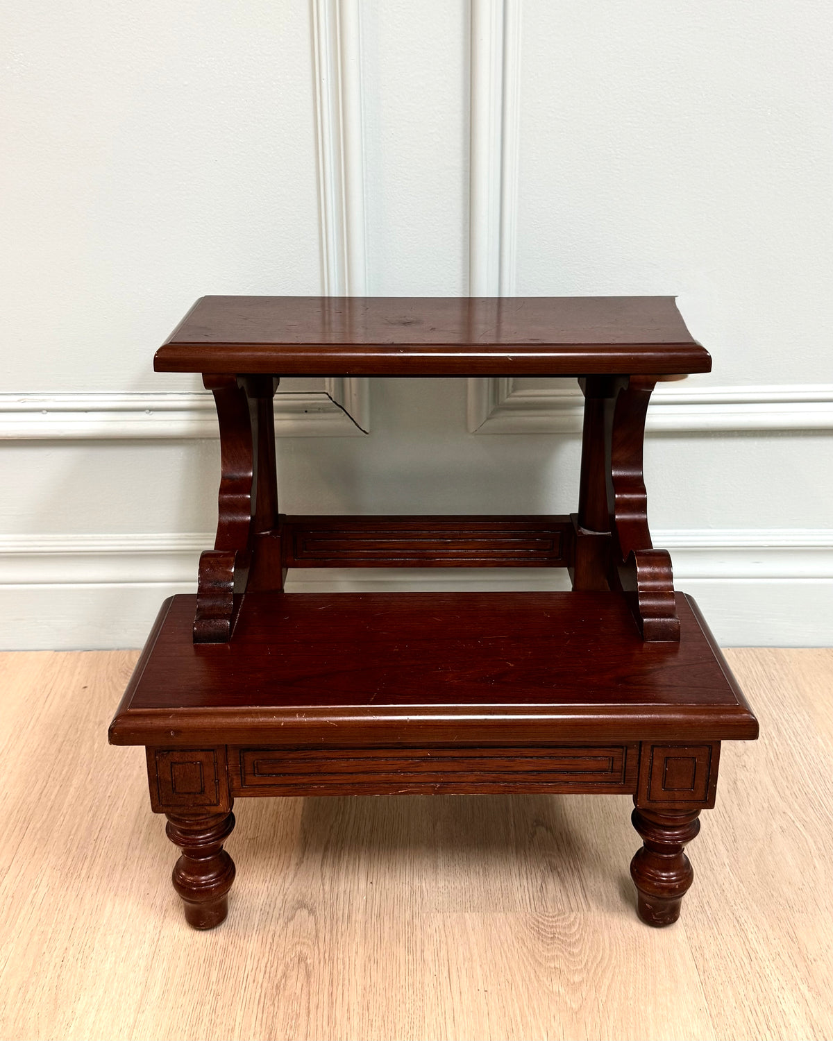BOMBAY Bed Step Stool