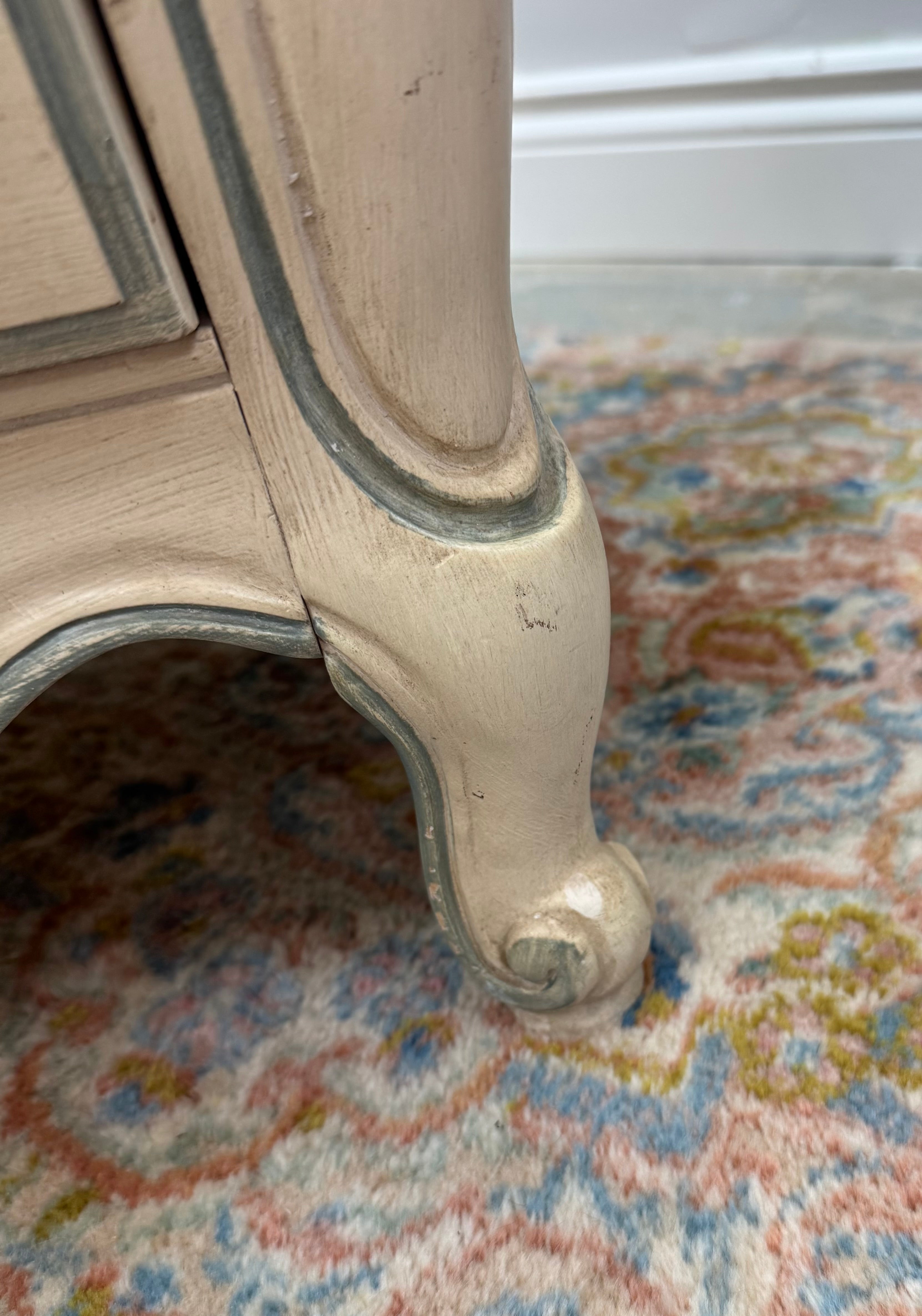 THOMASVILLE French Style Nightstand