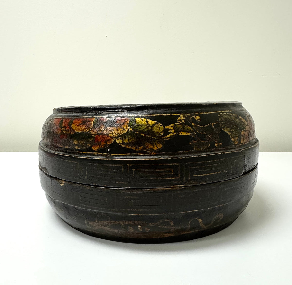 Vintage Chinese Export Lacquerware Box