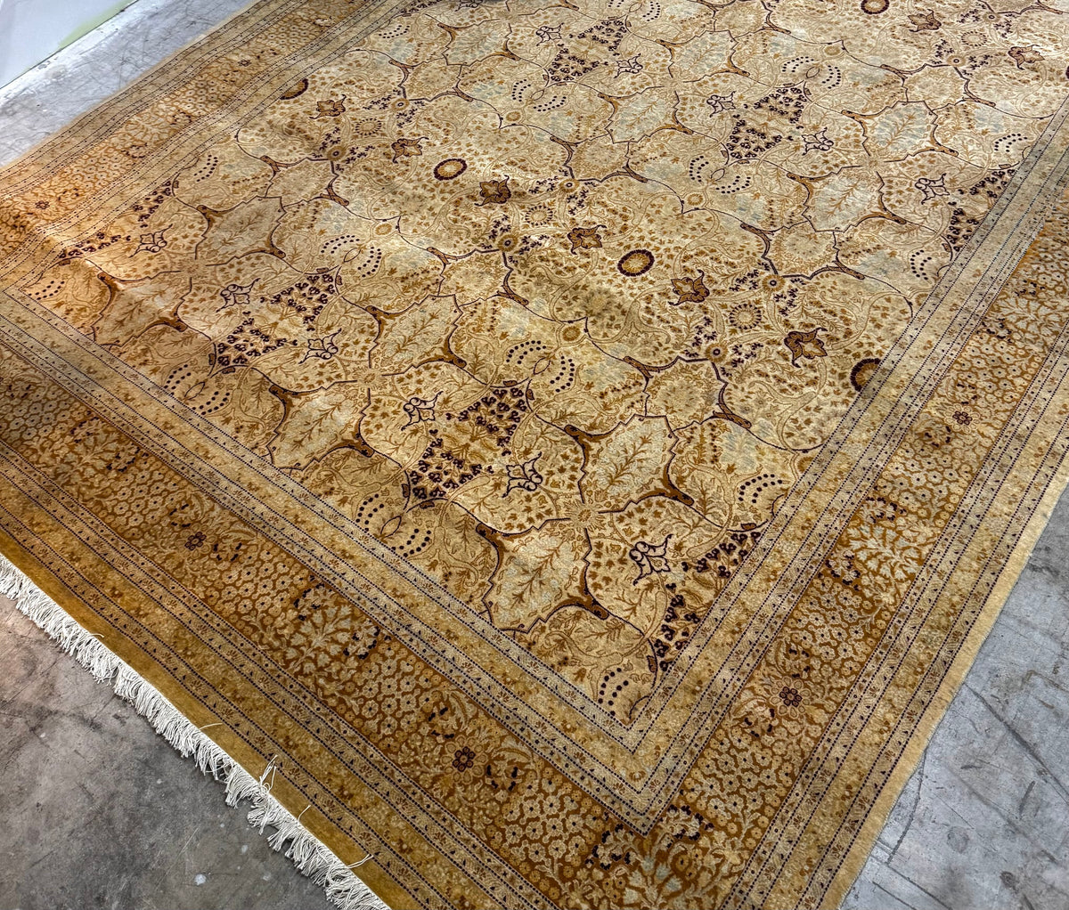 Retro Rug Gold ELTE Gold Antique Finish 9' x 18' Rug