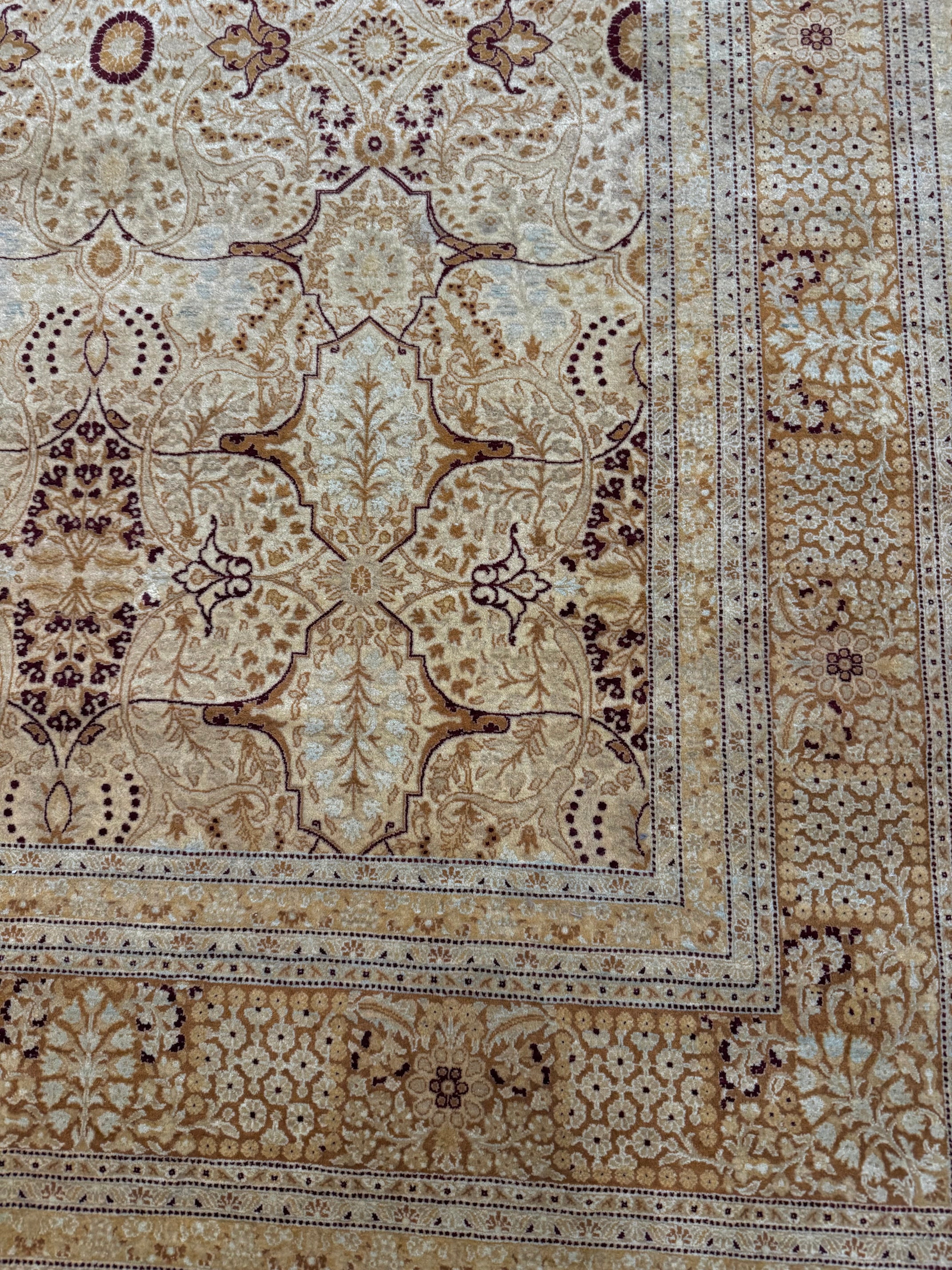 ELTE Gold Antique Finish 9' x 18' Rug