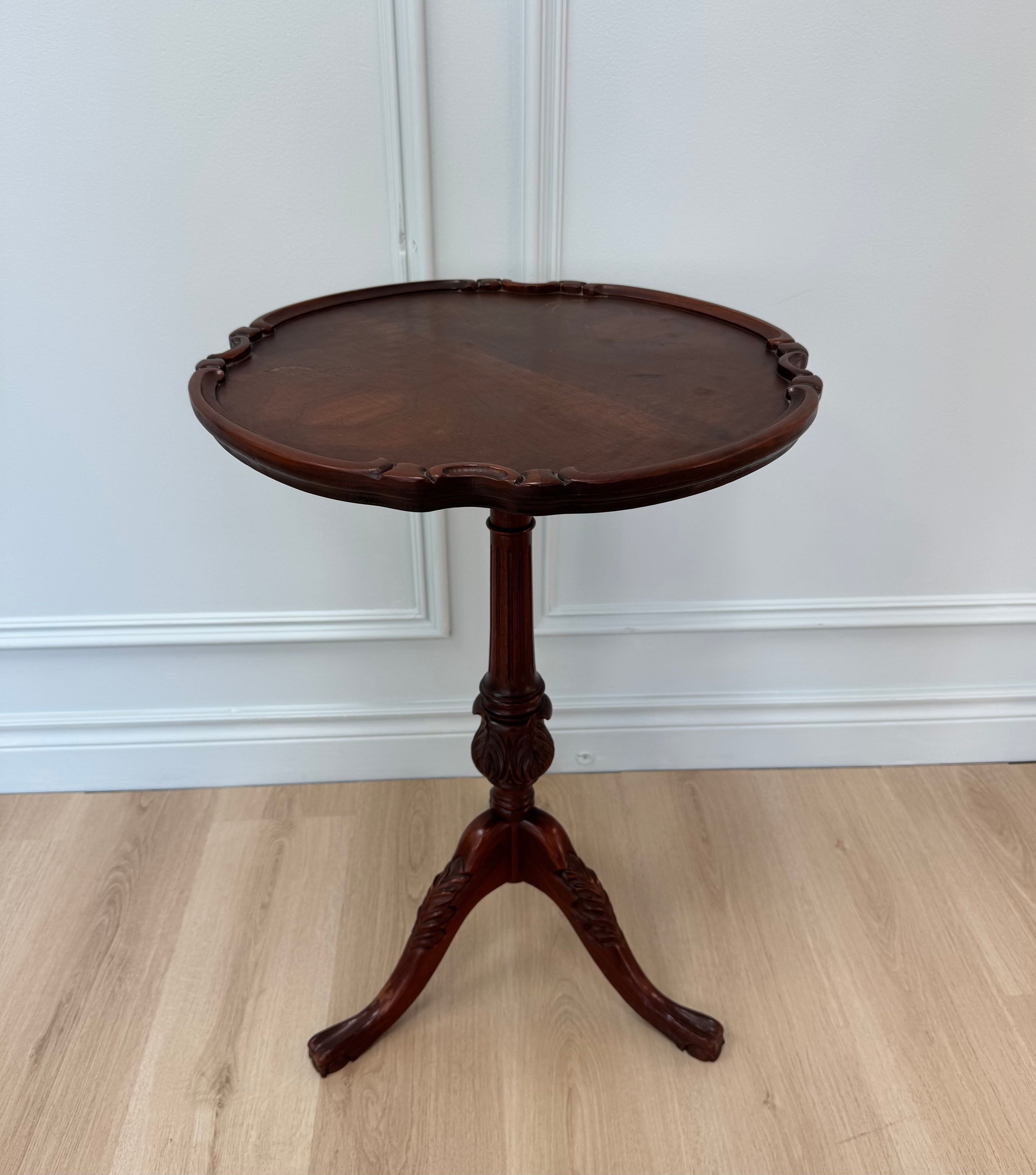Vintage Pie Crust Pedestal Table