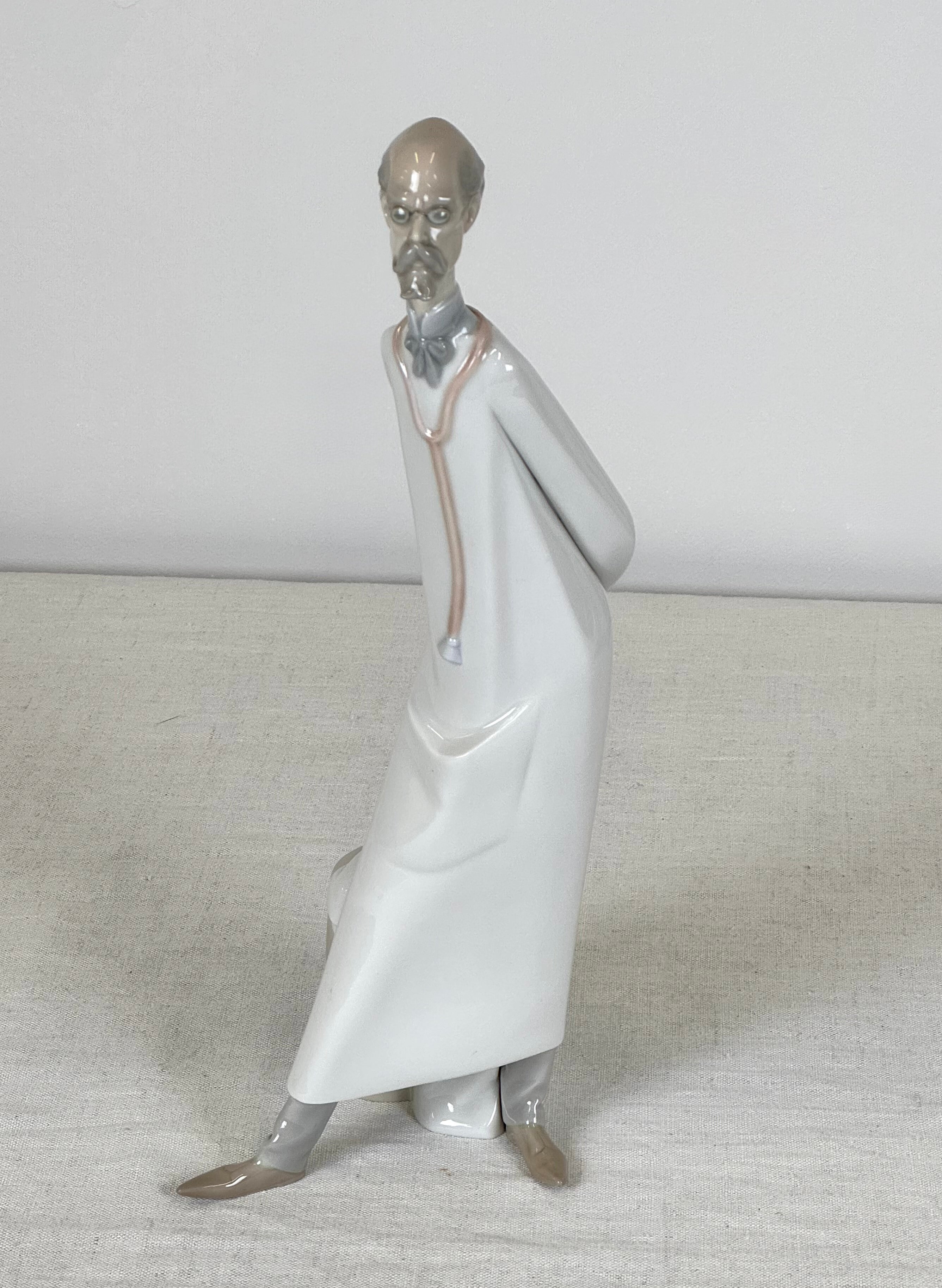LLADRO 'Medico' Figurine