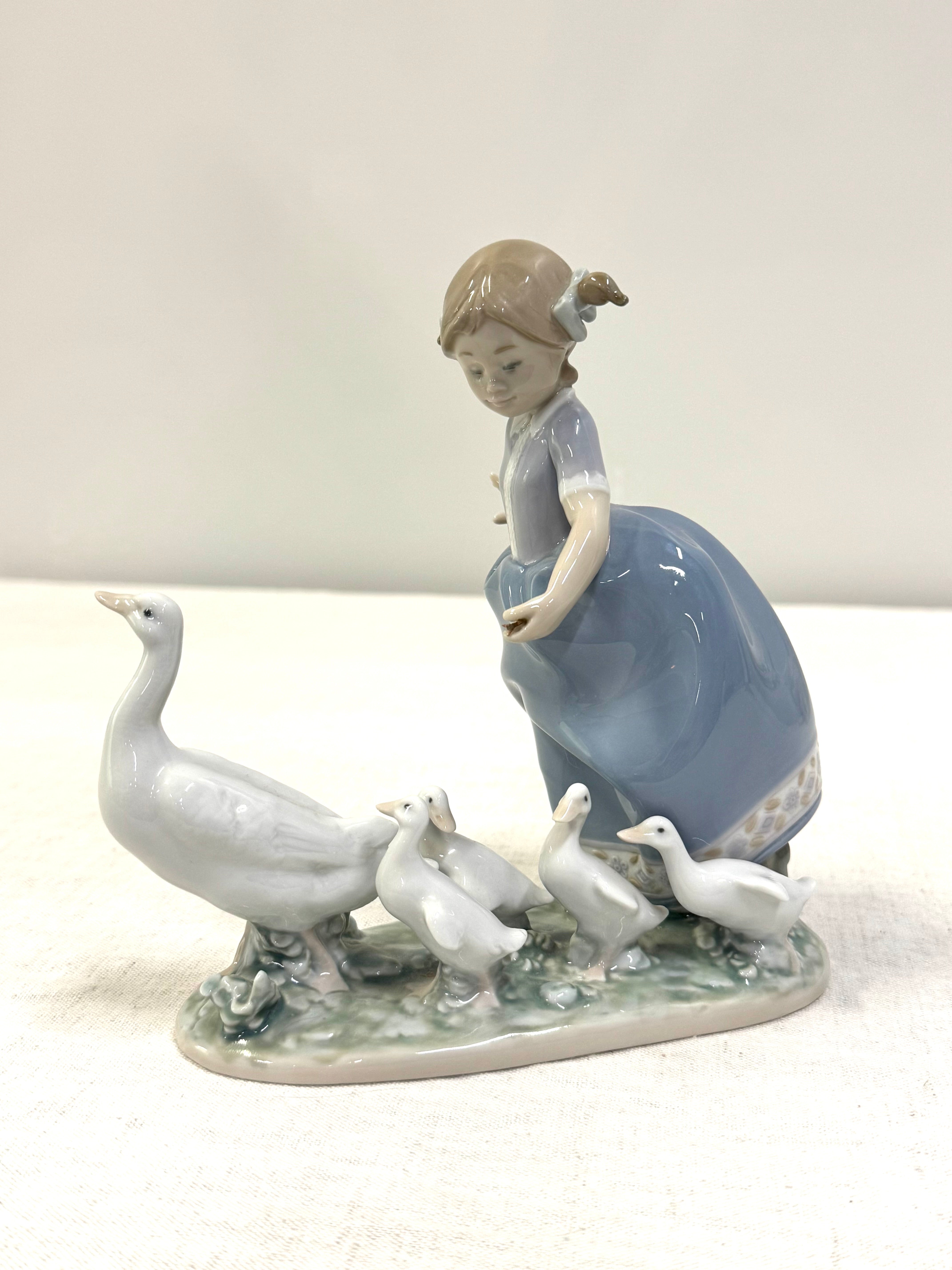 LLADRO 'Hurry Now' Figurine