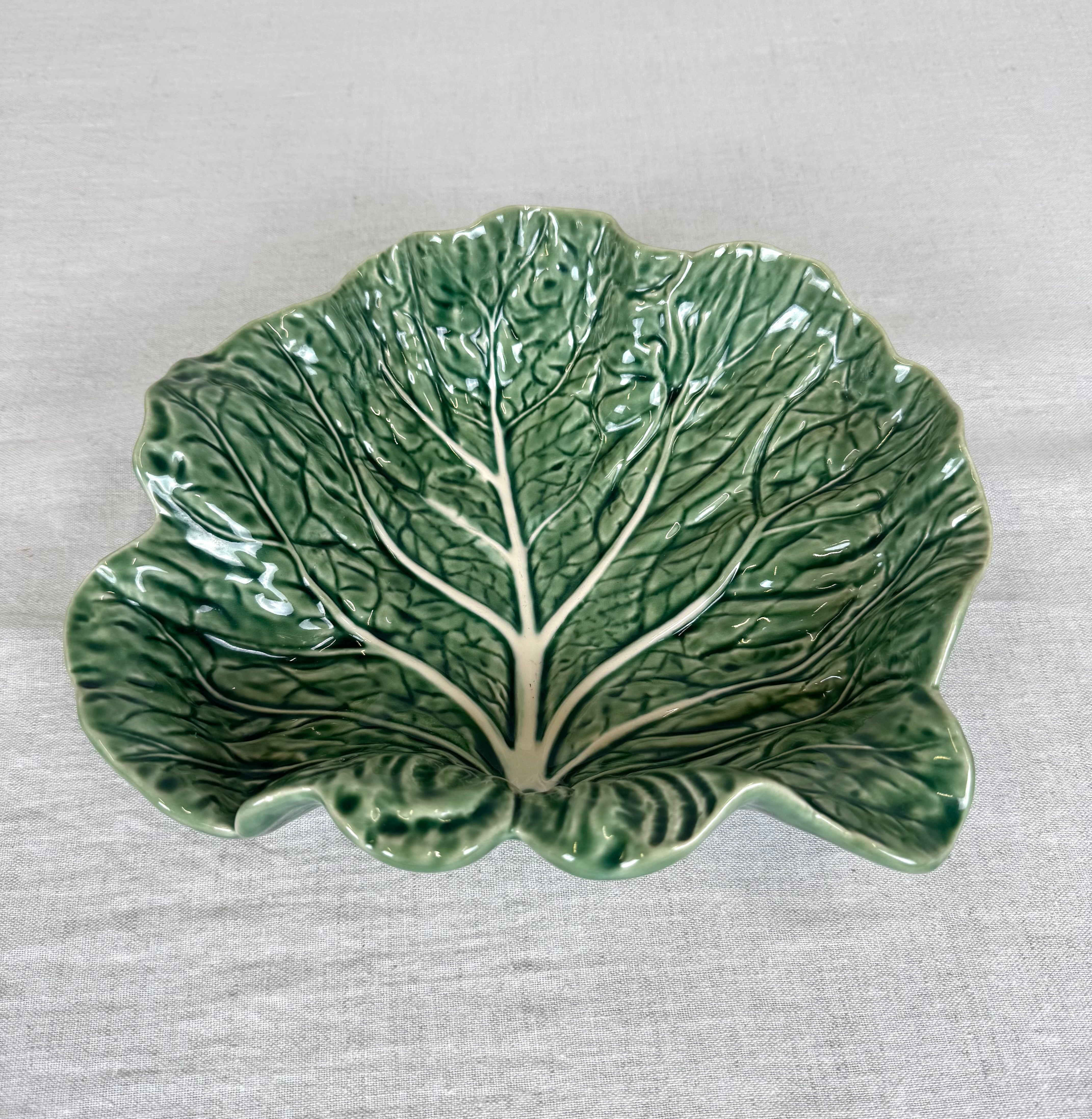 BORDALLO PINHEIRO Green Cabbage Leaf Salad Bowl