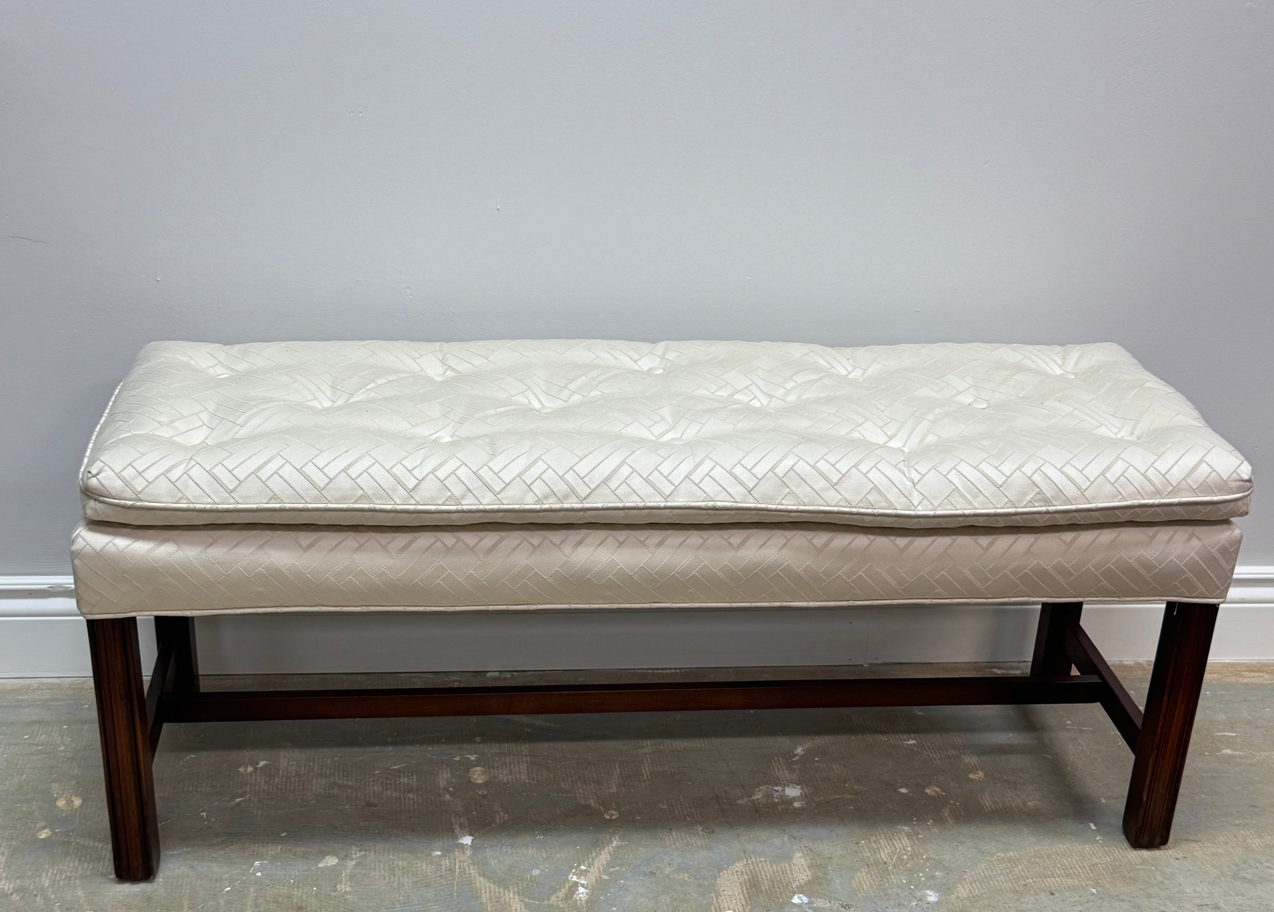 Ivory Button-tufted Bench