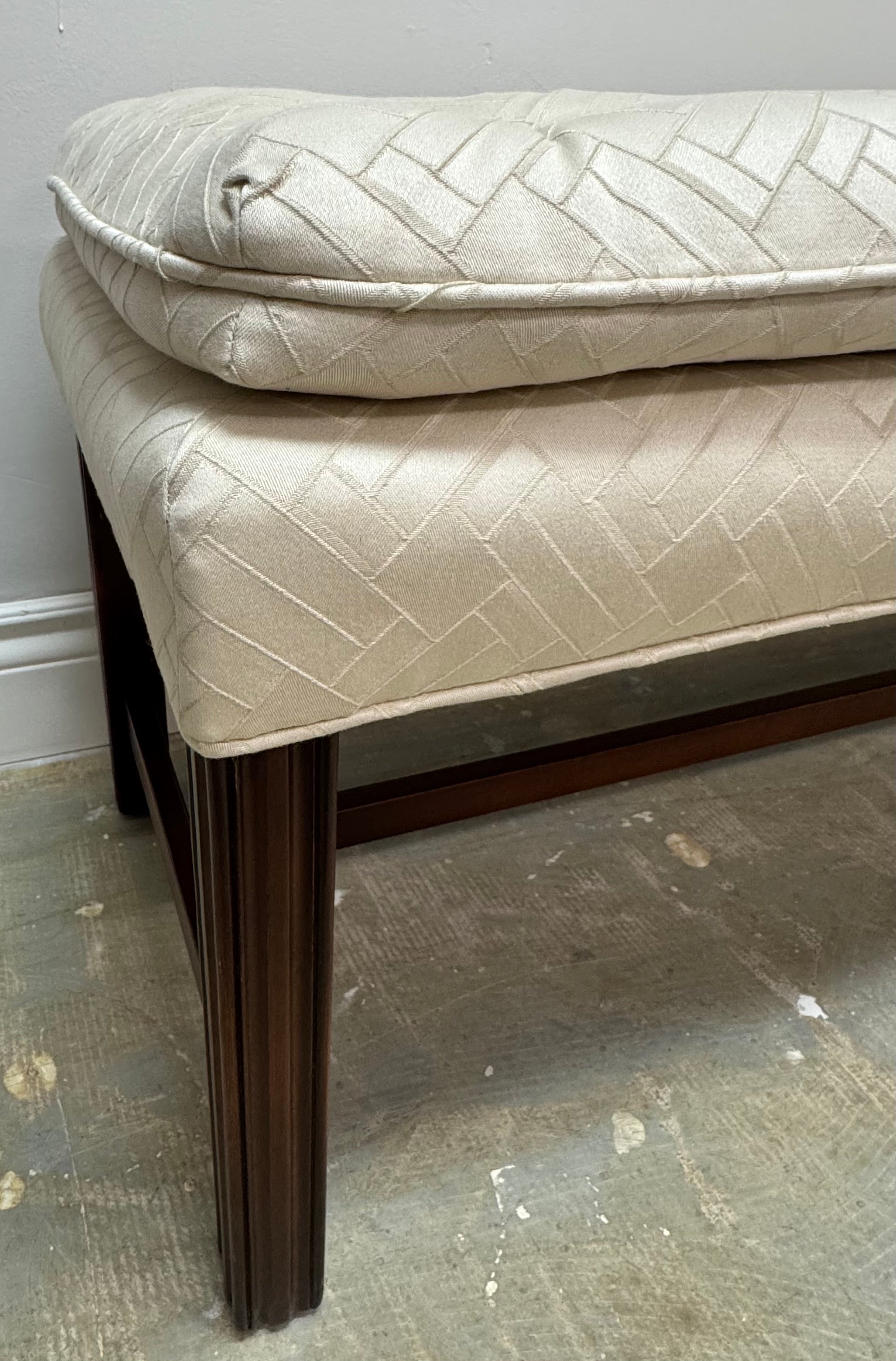 Ivory Button-tufted Bench
