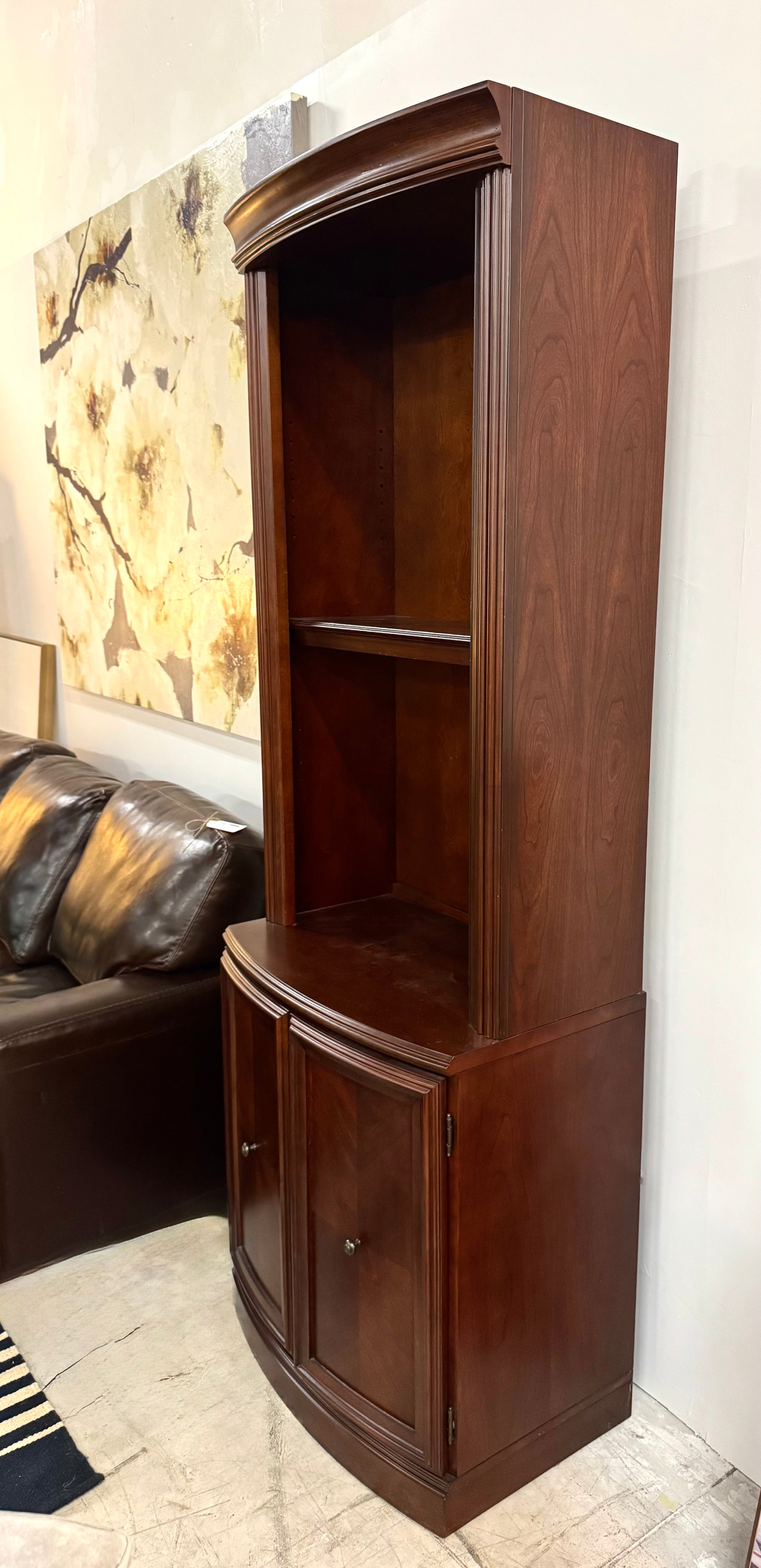 BOMBAY Cabinet