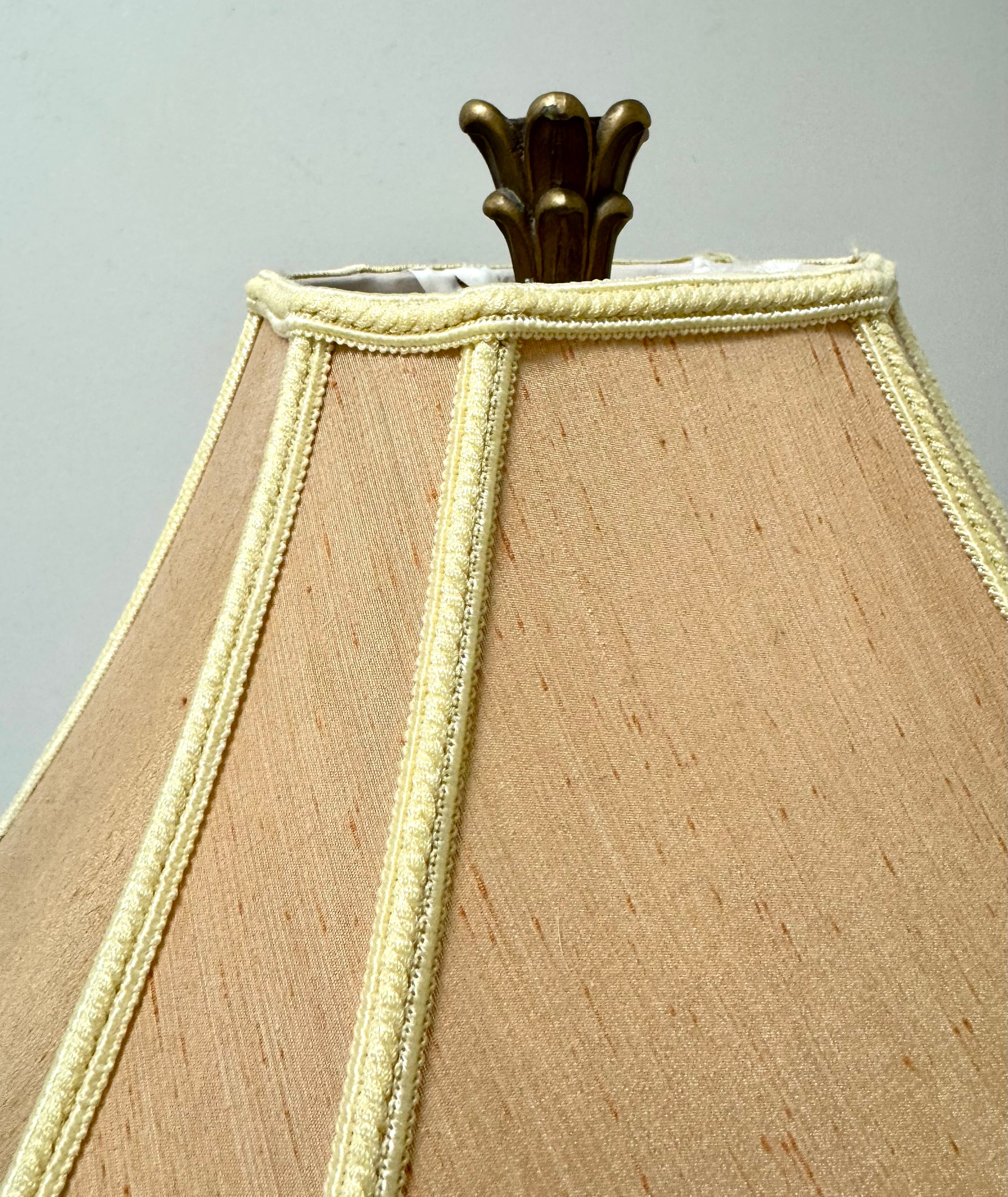Leaf Swirl Lamp