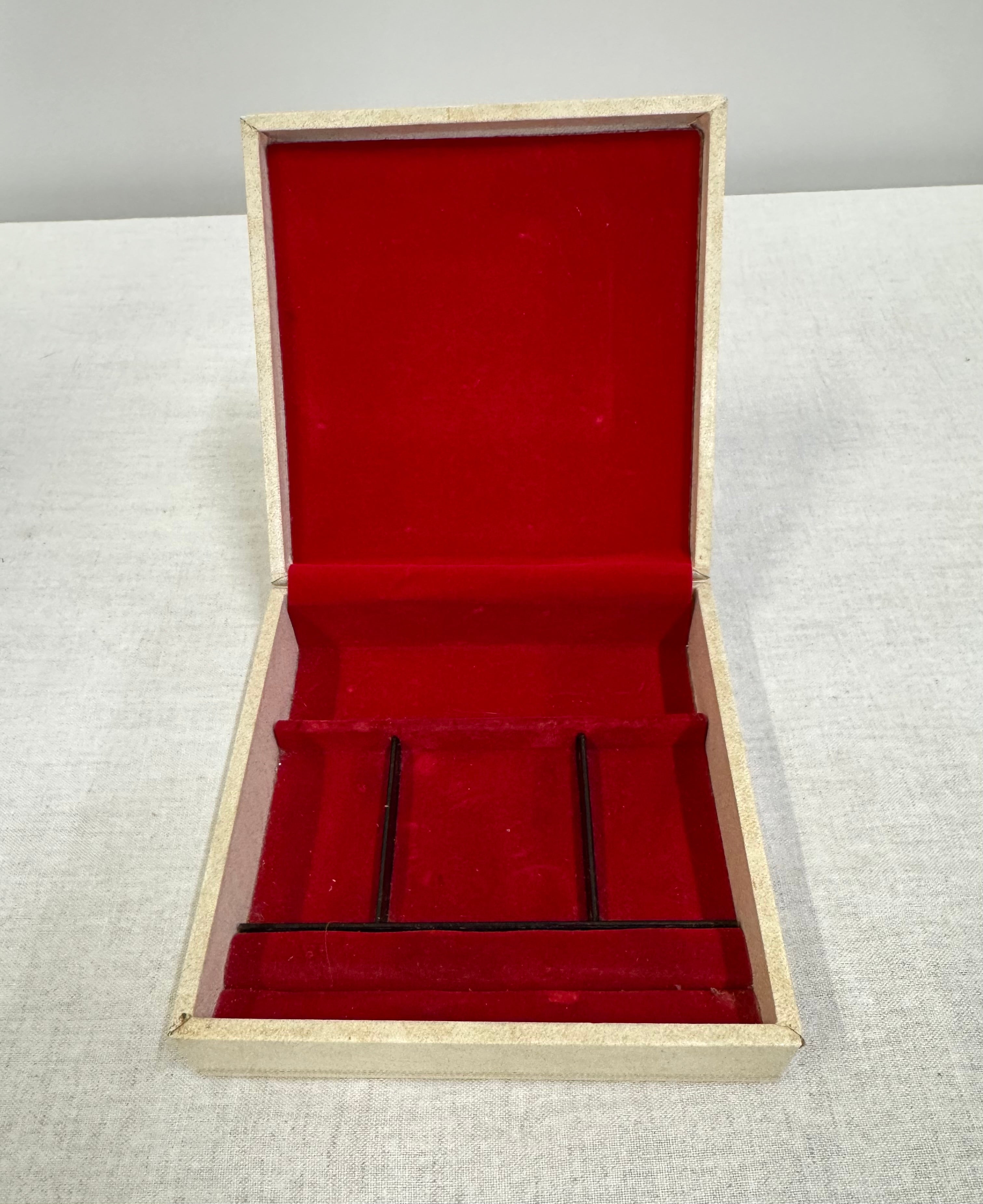 Vintage Jewelery Box