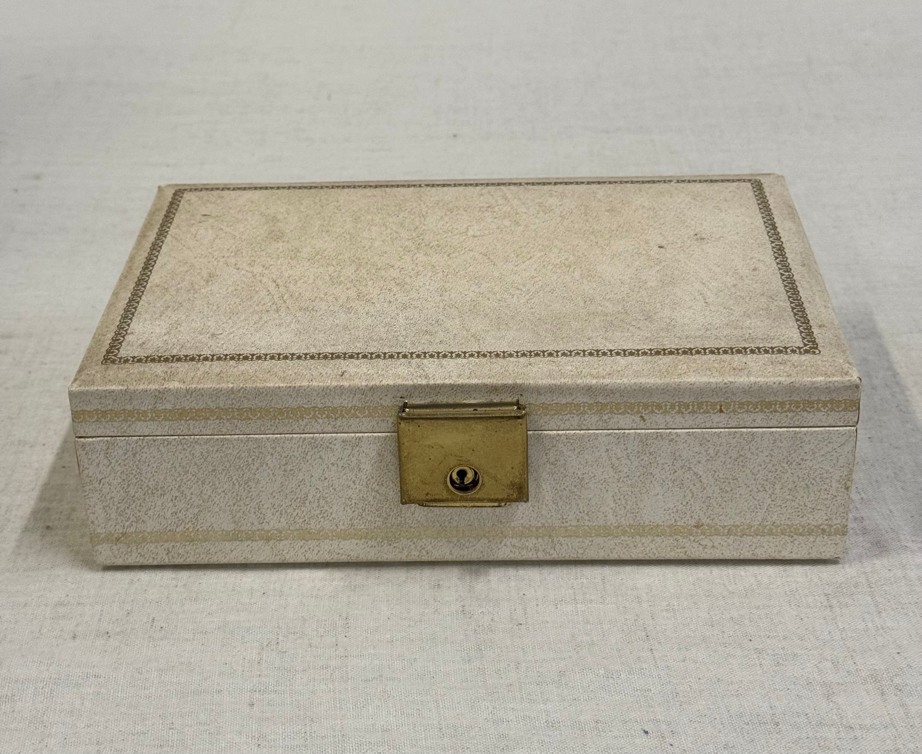 Vintage Jewelery Box with Tray