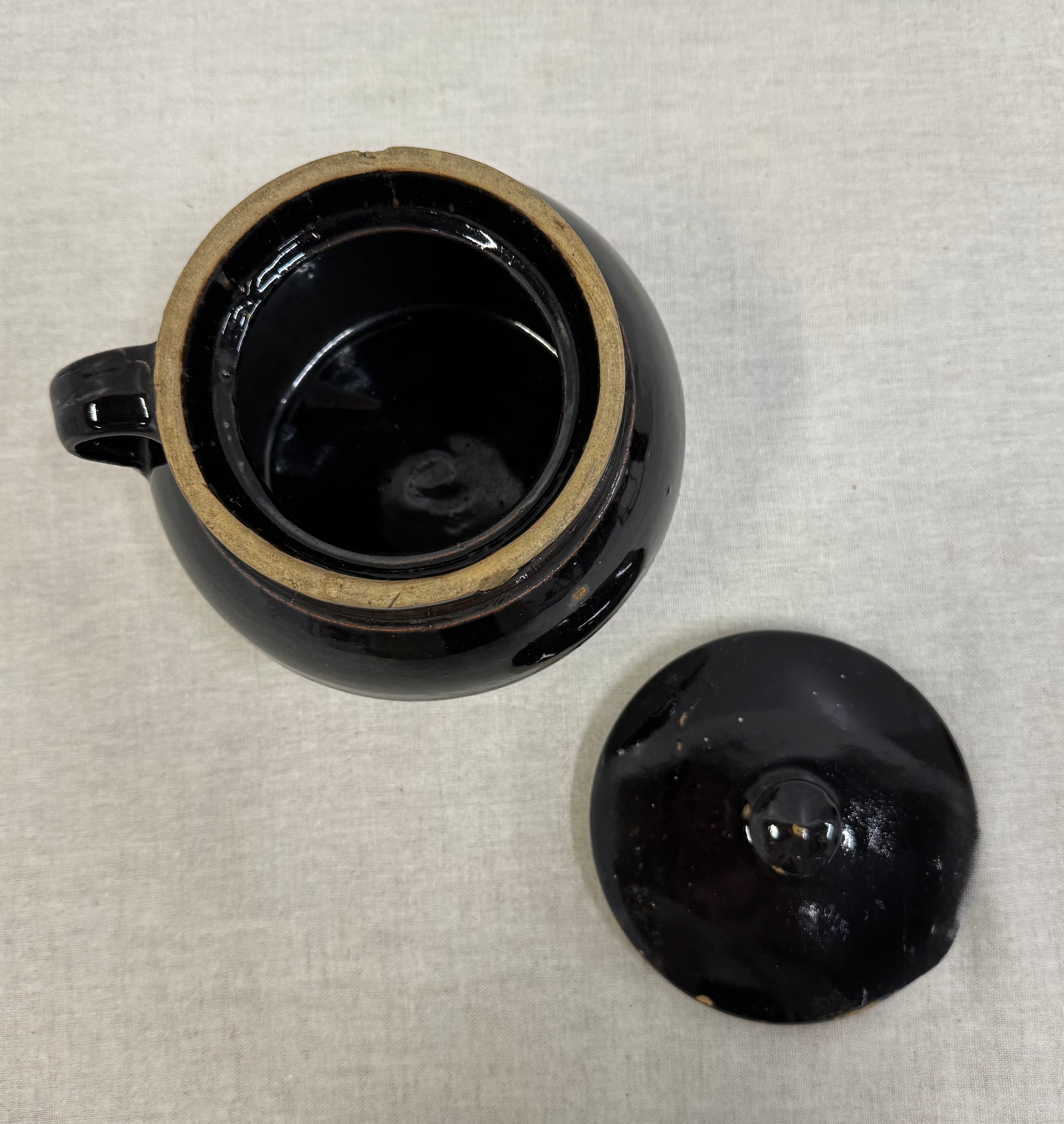 Dark Brown Stoneware Bean Pot with Lid