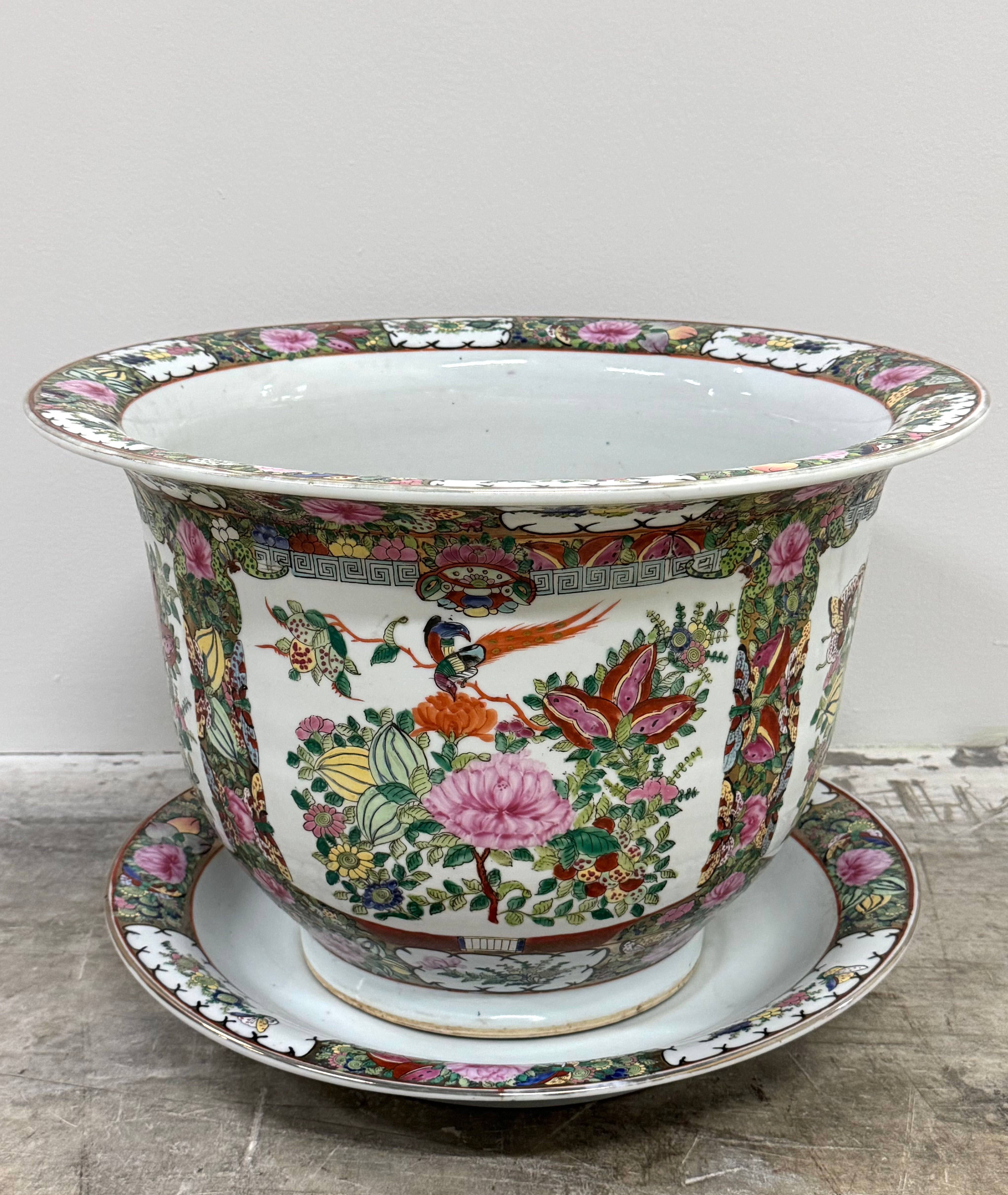 Vintage Chinese Rose Medallion Jardiniere Cachepot