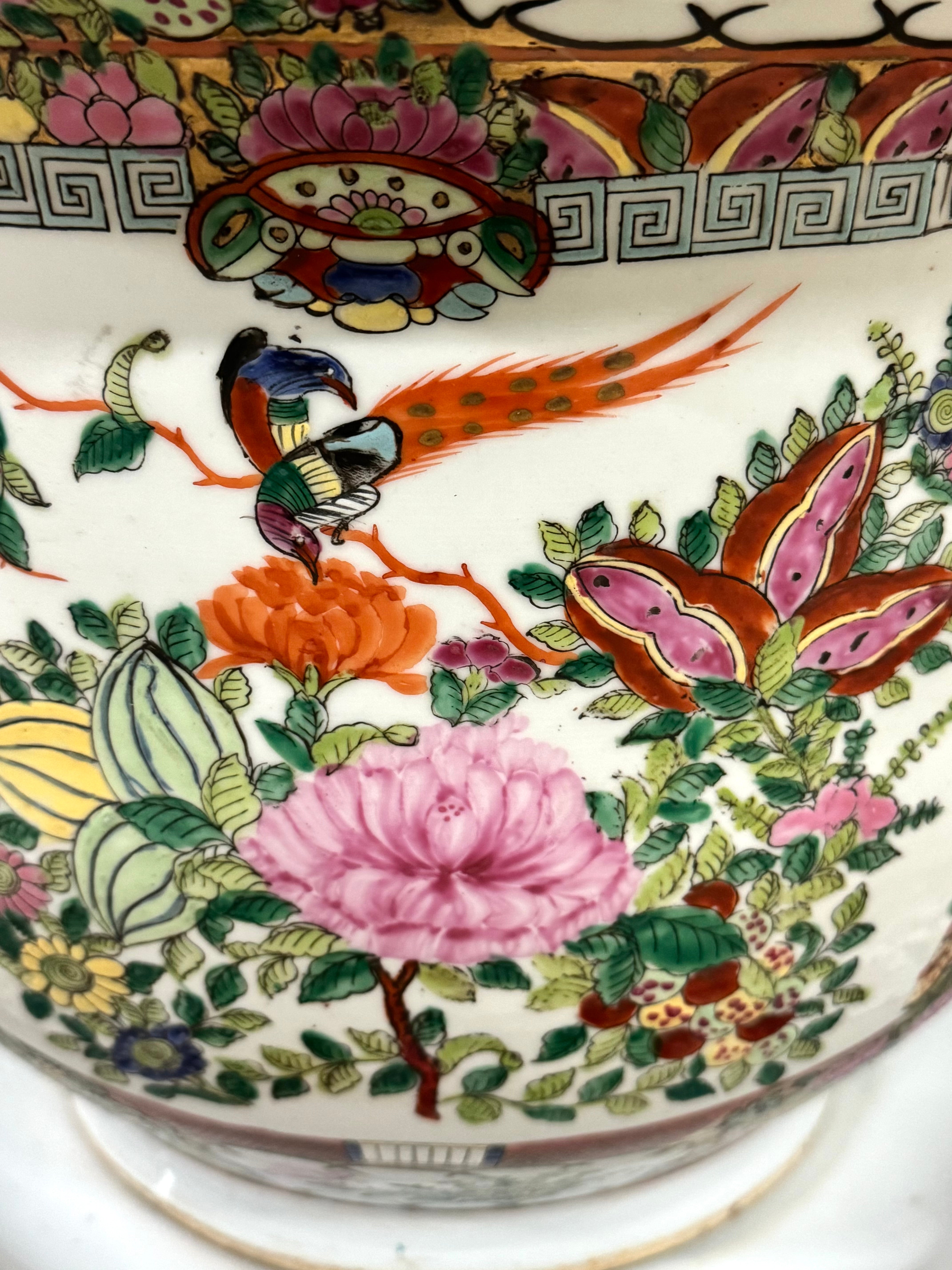 Vintage Chinese Rose Medallion Jardiniere Cachepot