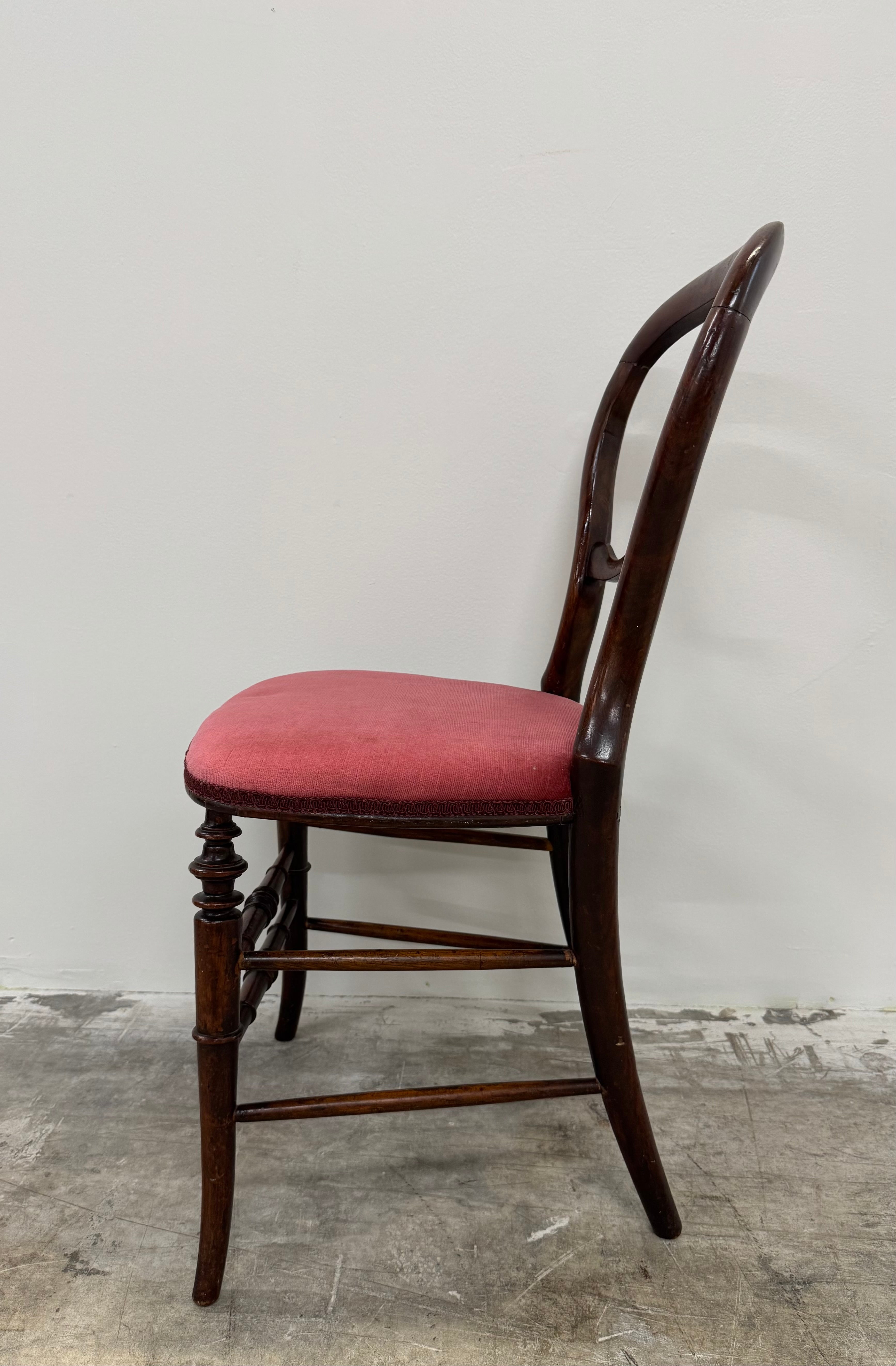 Vintage Rose Velvet Balloon Hall Chair