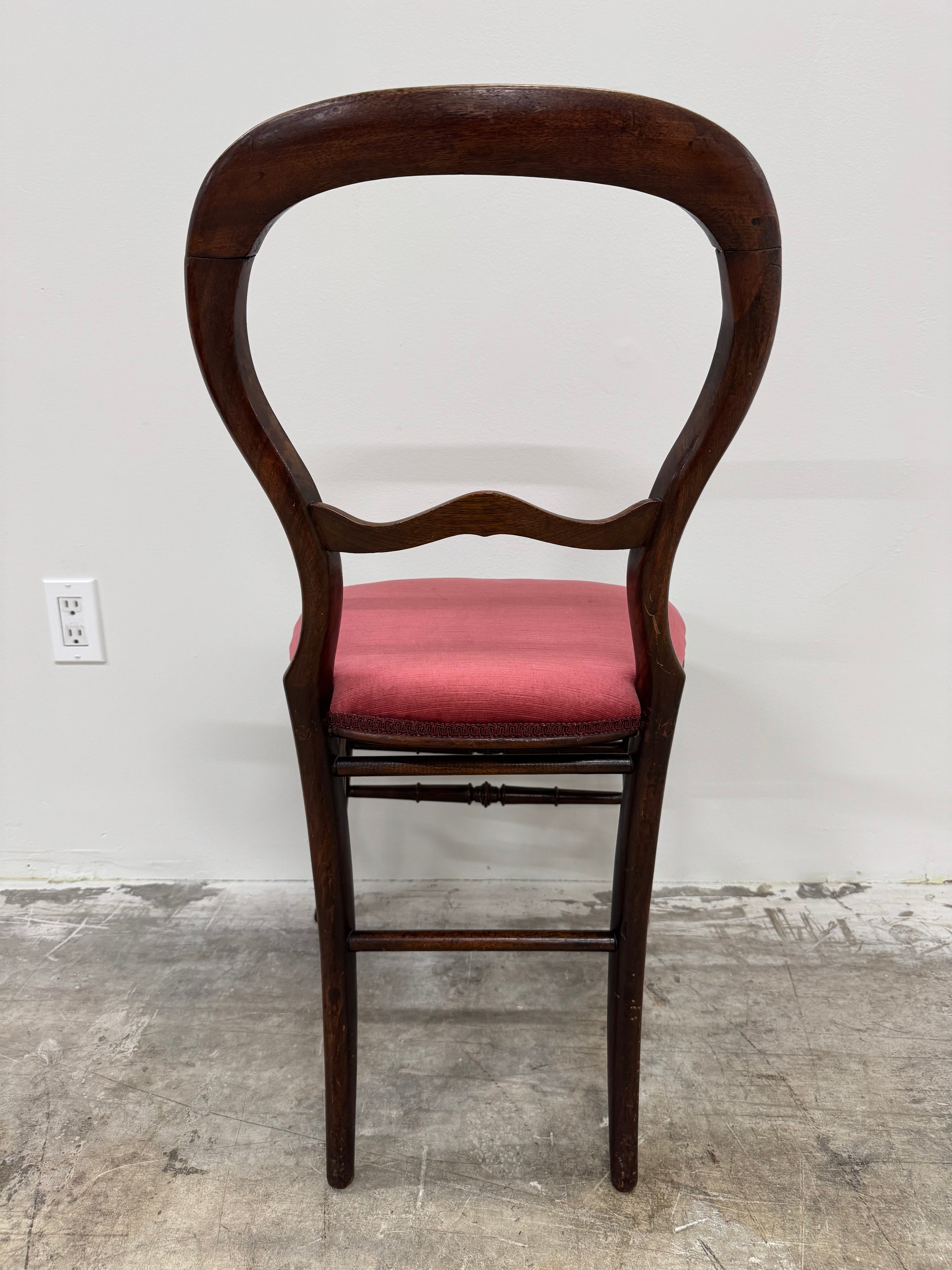 Vintage Rose Velvet Balloon Hall Chair