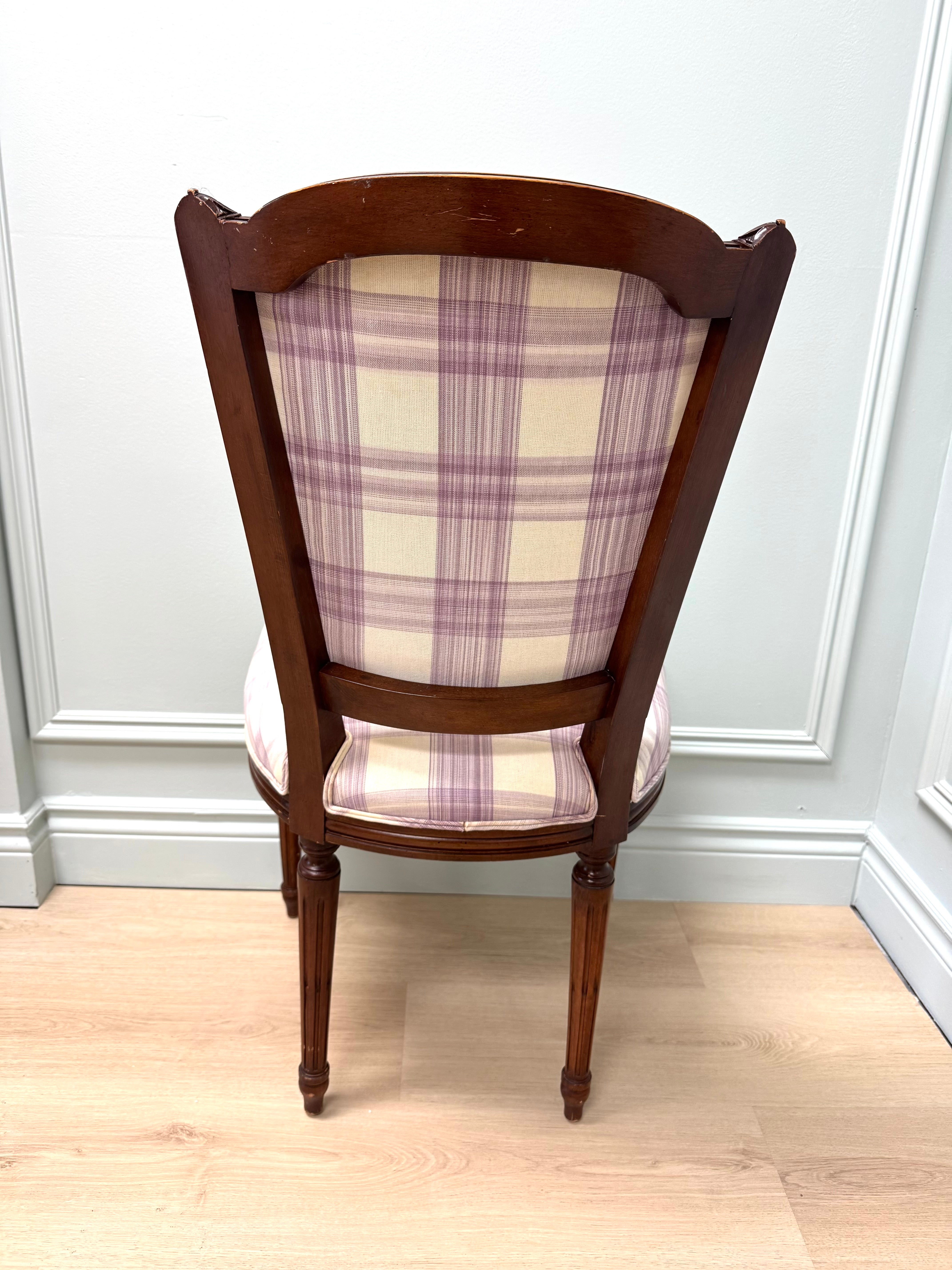 LOUIS XVI Lilac Plaid Chair