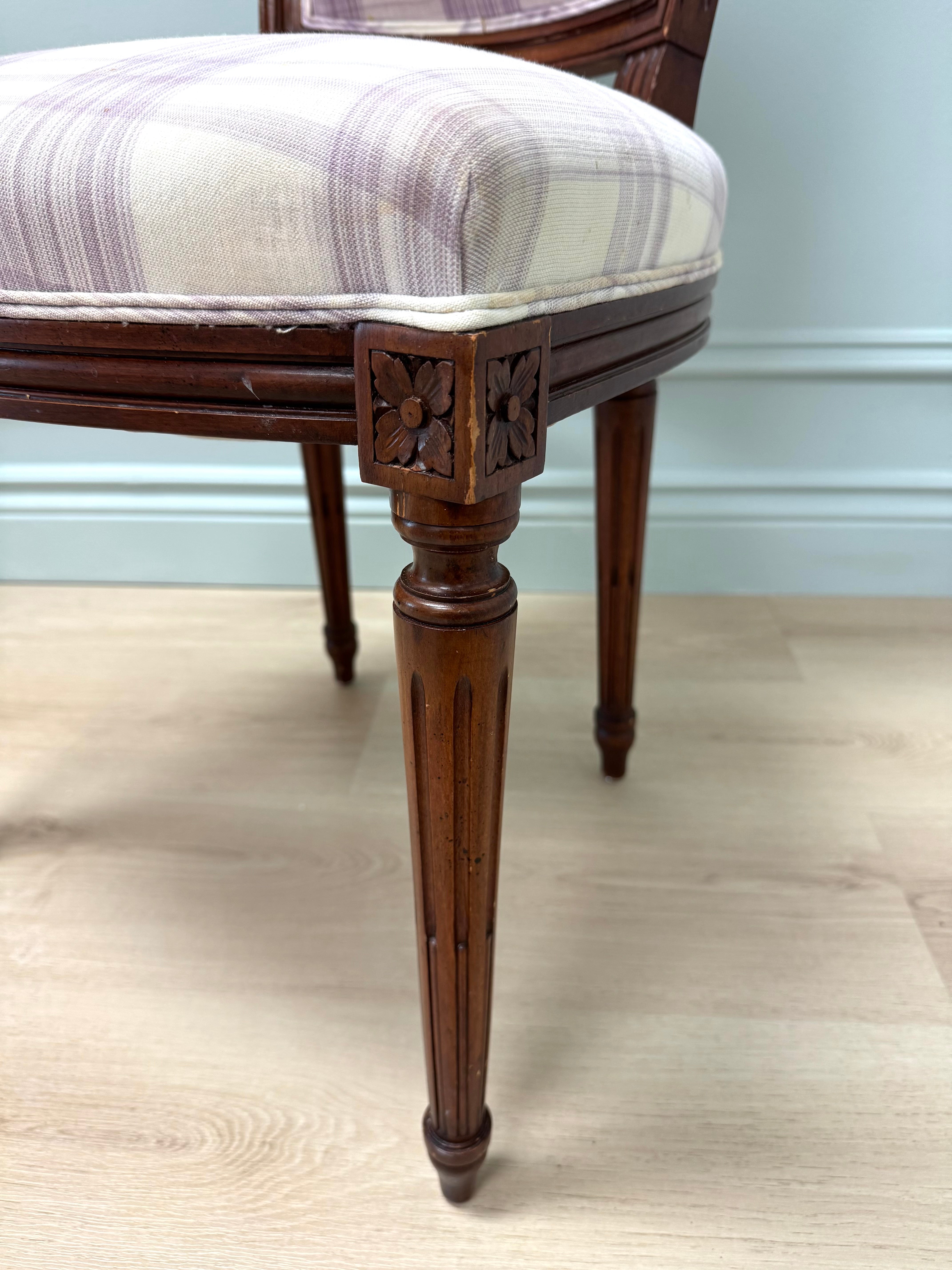 LOUIS XVI Lilac Plaid Chair