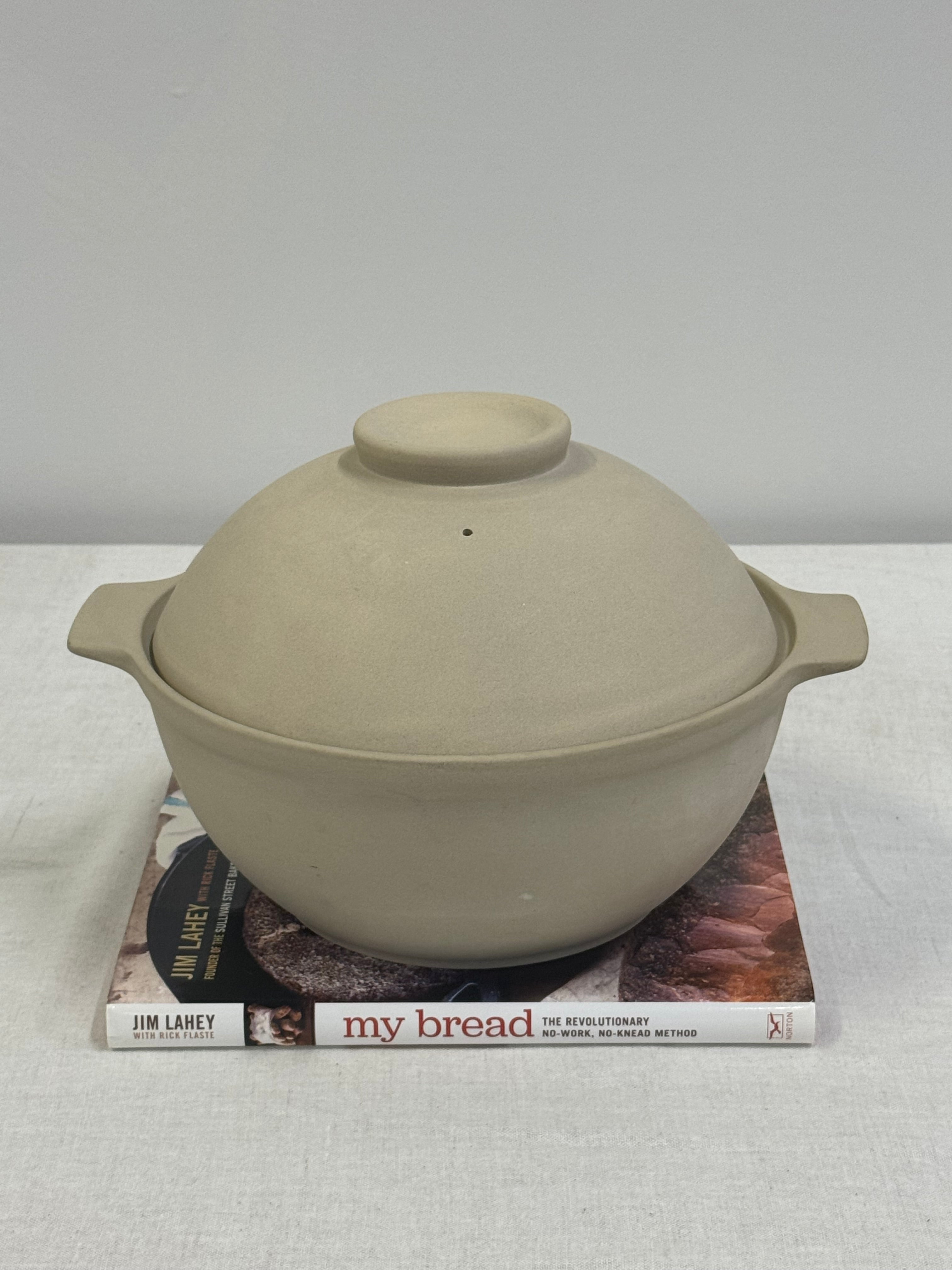 SASSAFRASS Superstone Bread Dome & Cookbook