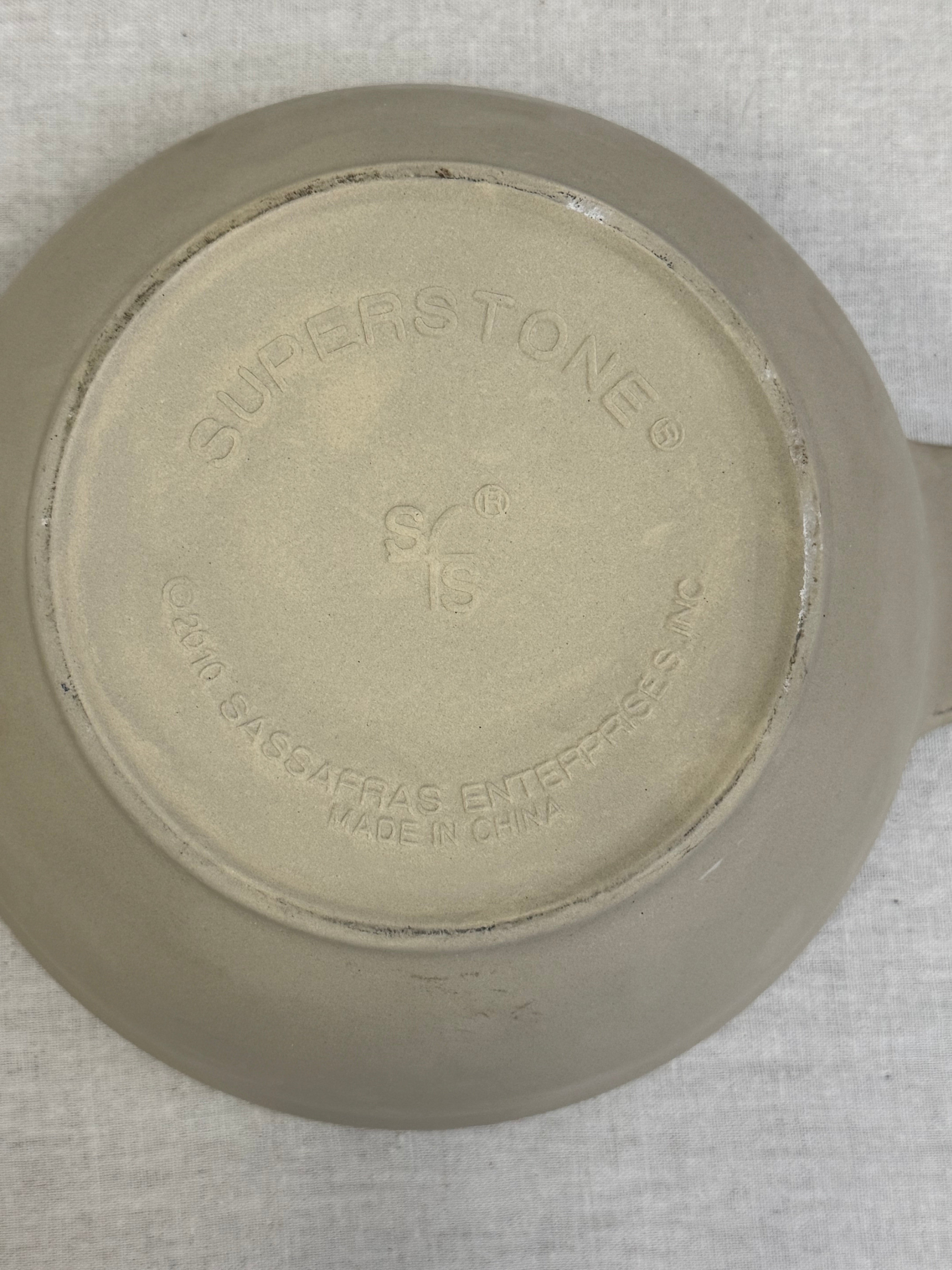 SASSAFRASS Superstone Bread Dome & Cookbook