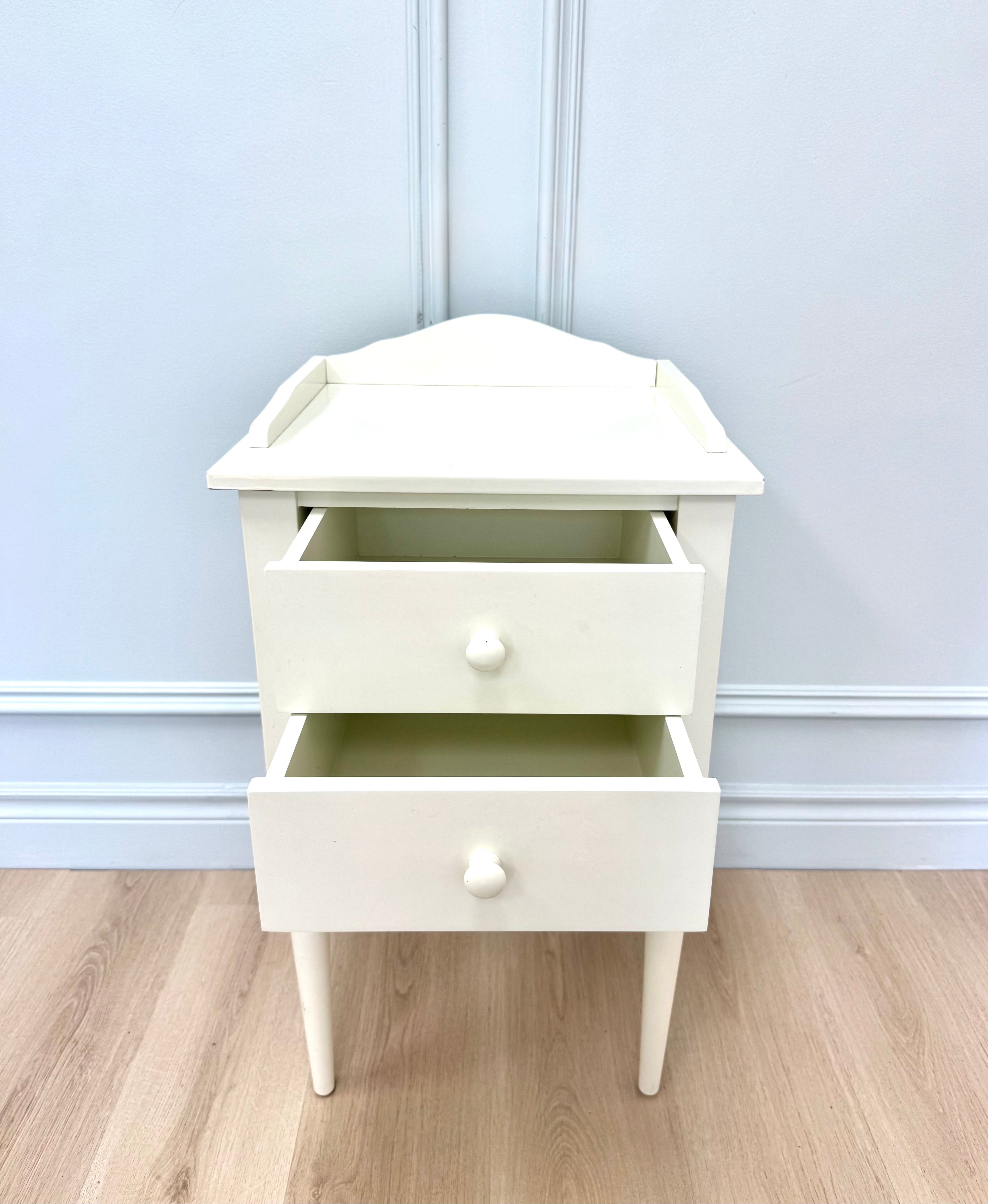 POTTERY BARN KIDS White Night Stand