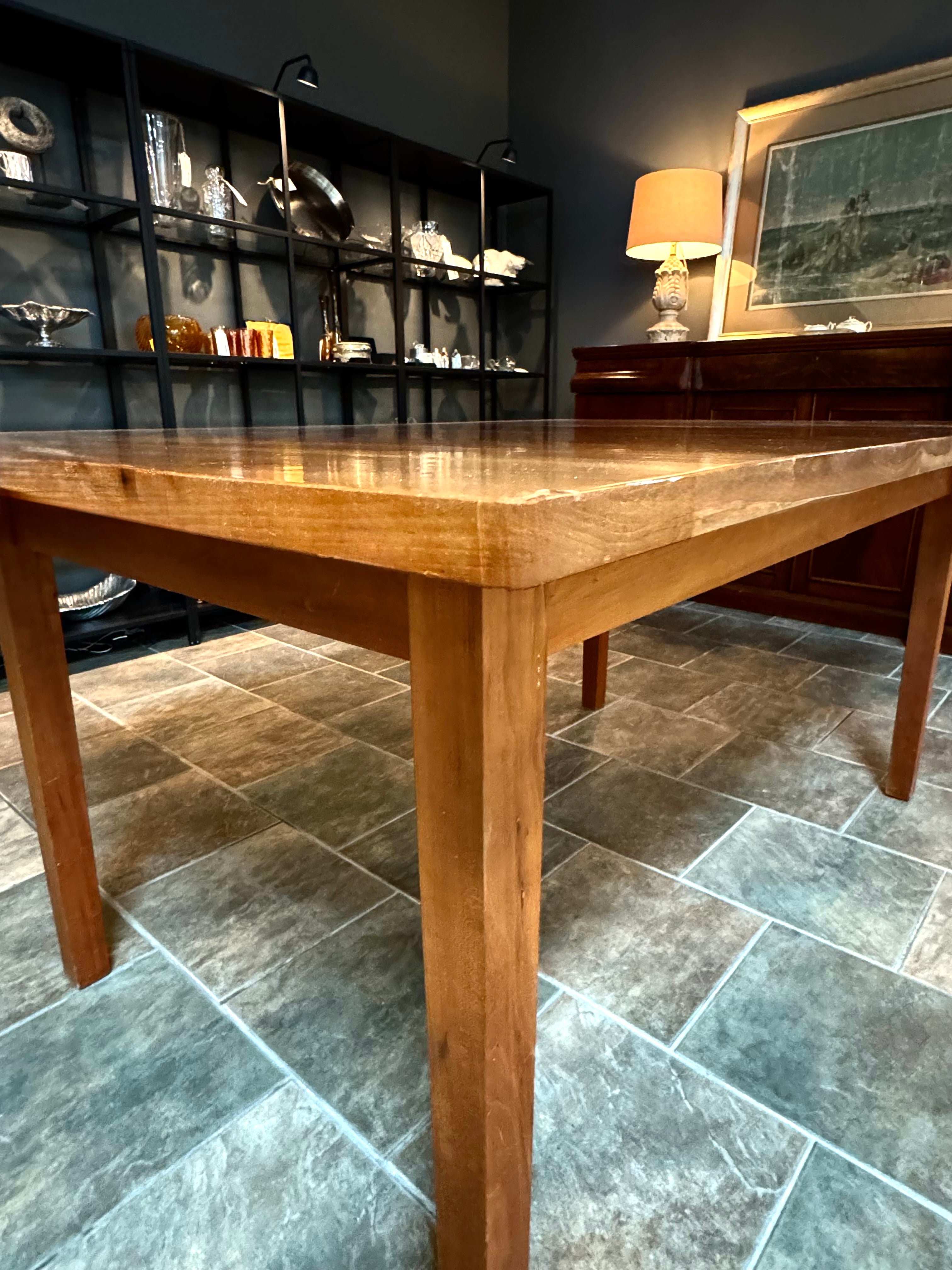 UP COUNTRY Cherry Dining Table