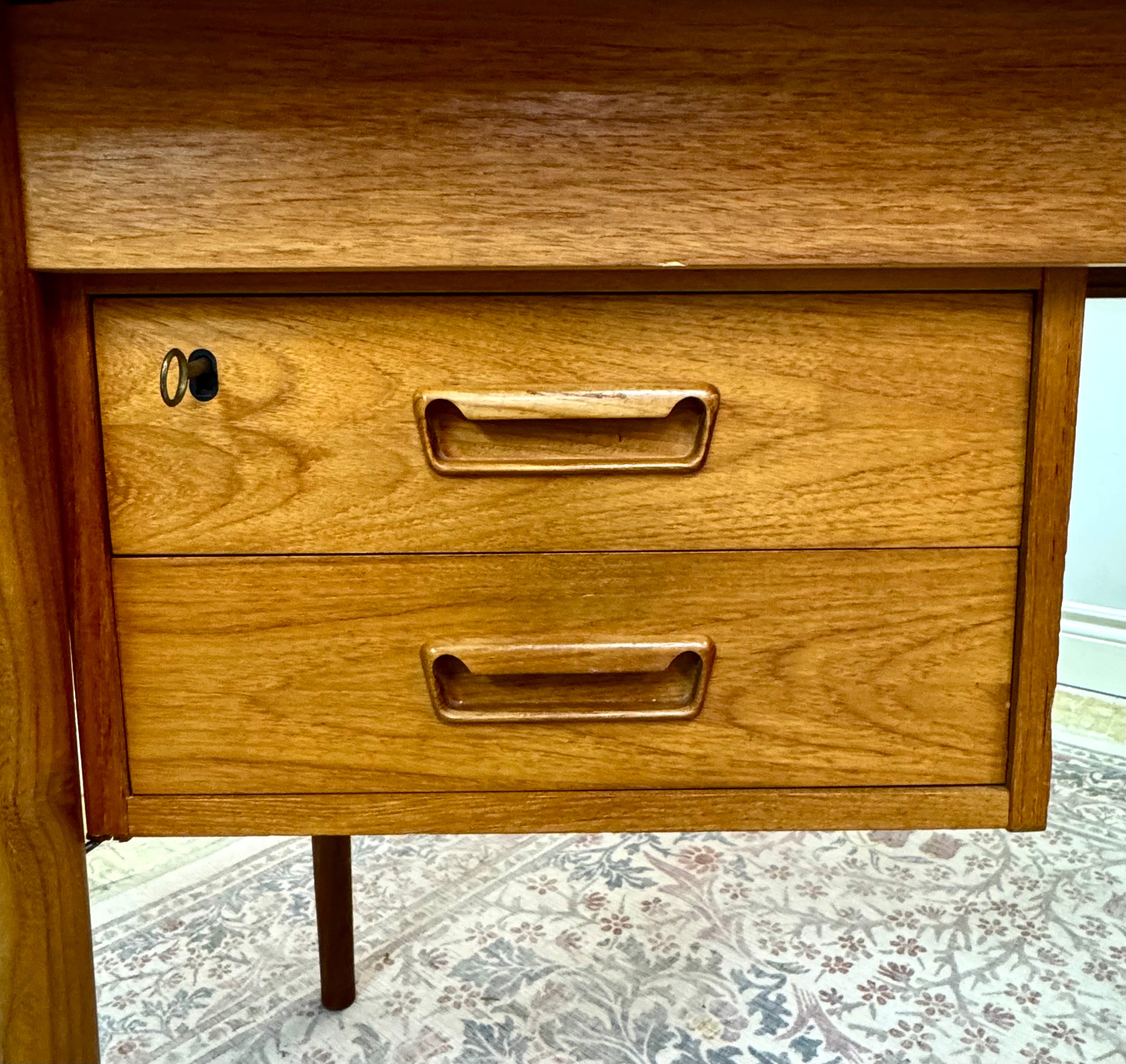 MCM Teak Expandable Desk with Sliding Drawers