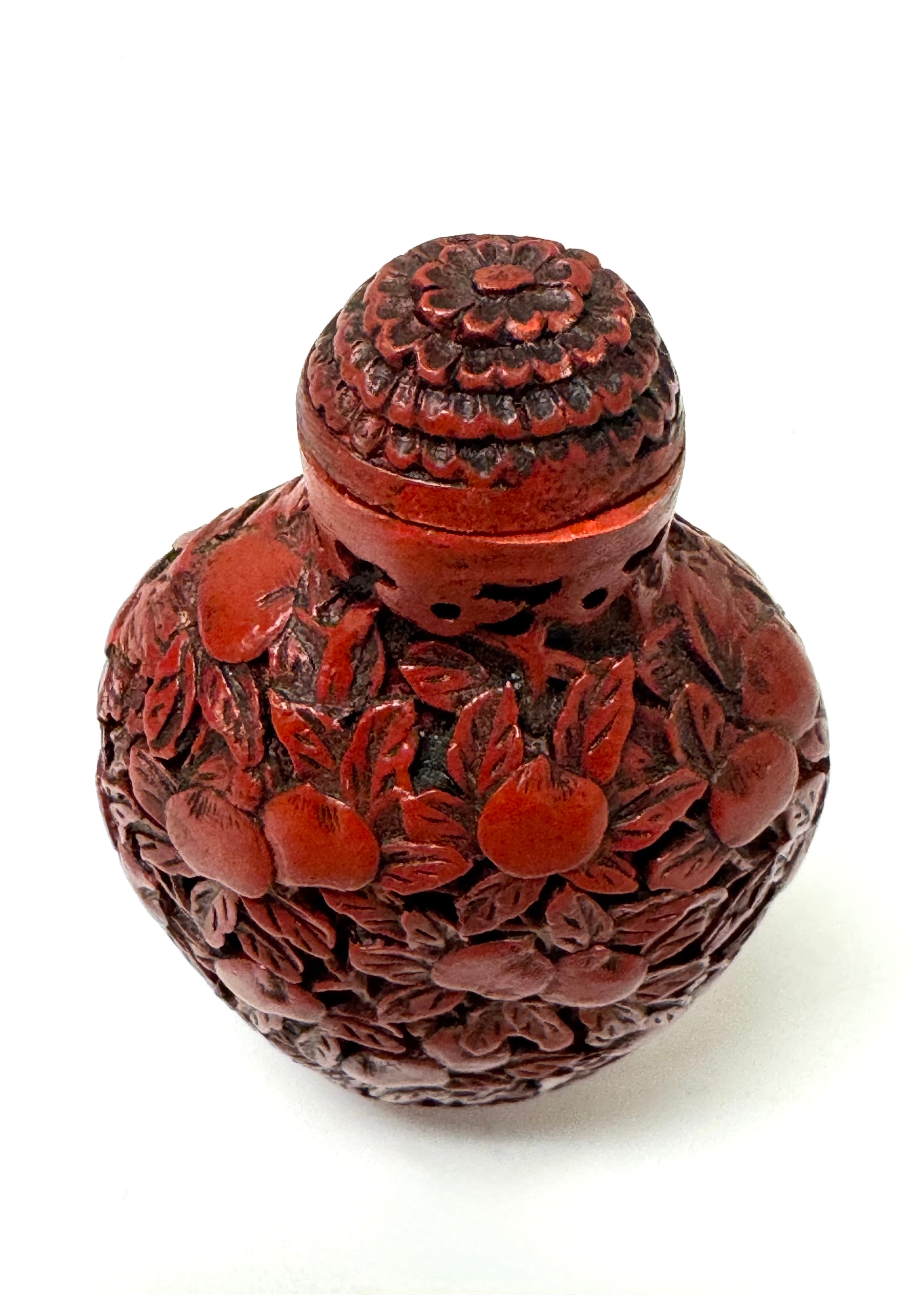 Vintage Chinese Cinnabar Snuff Bottle