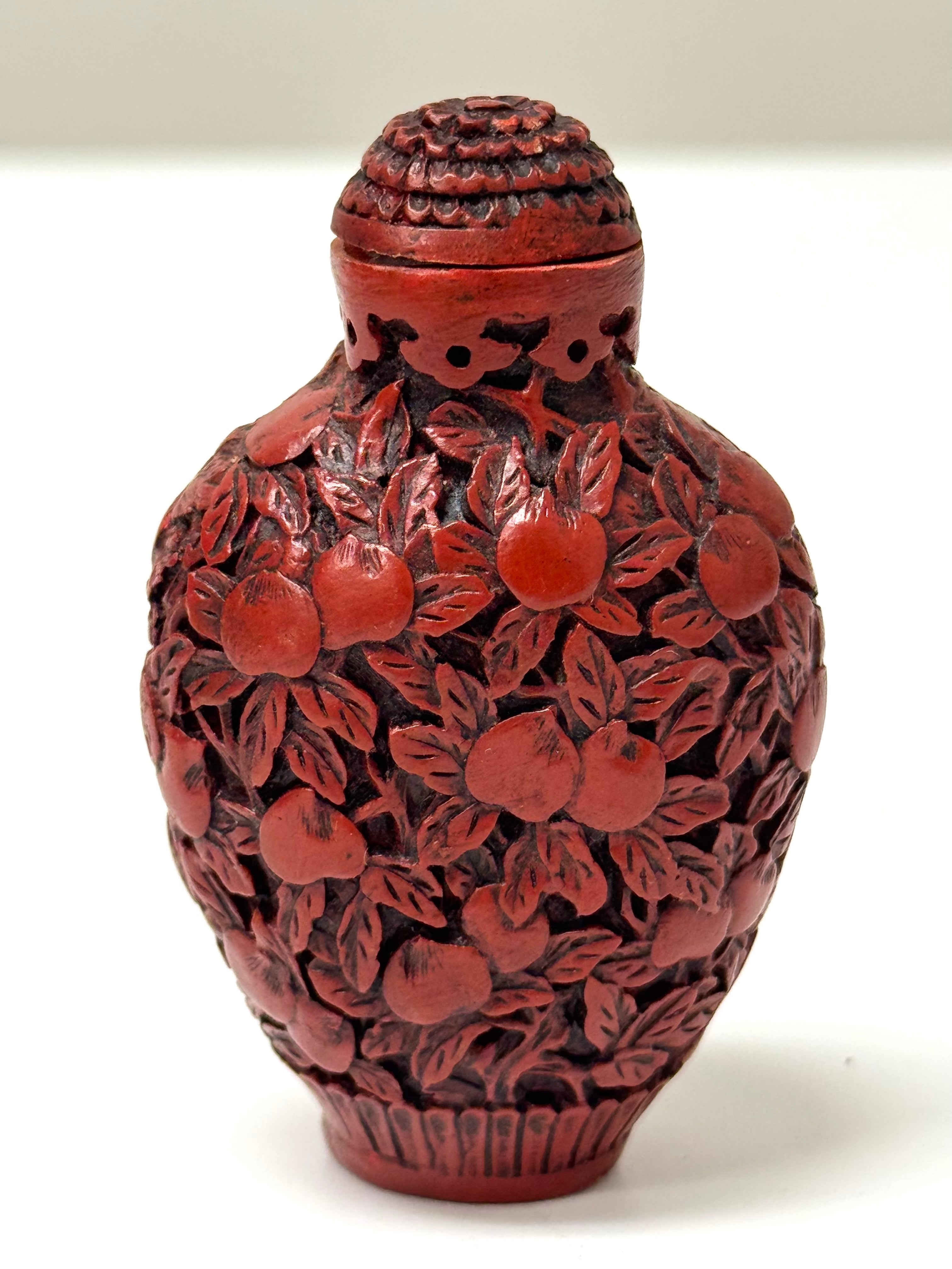Vintage Chinese Cinnabar Snuff Bottle