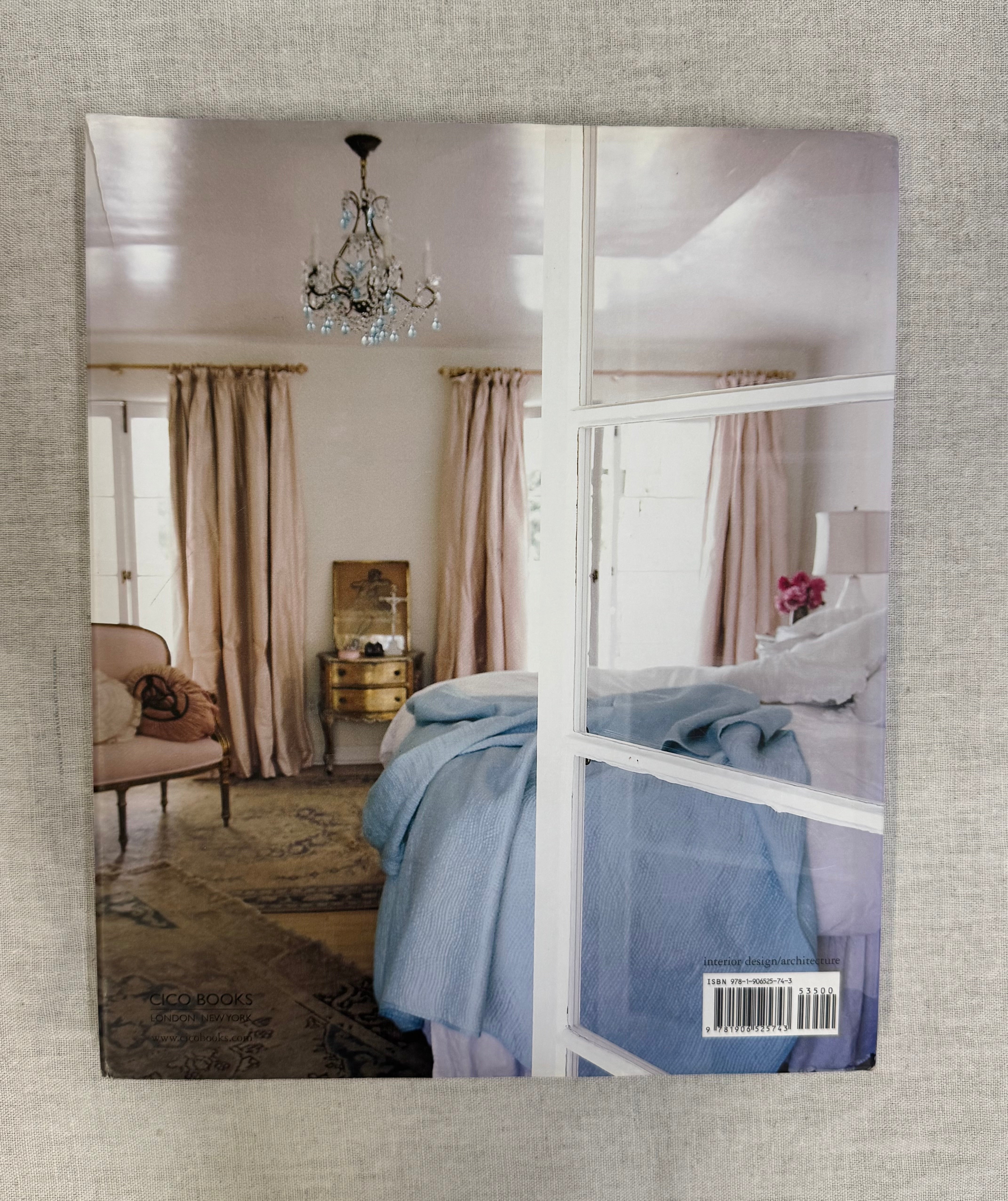 'Shabby Chic Interiors' Hardcover