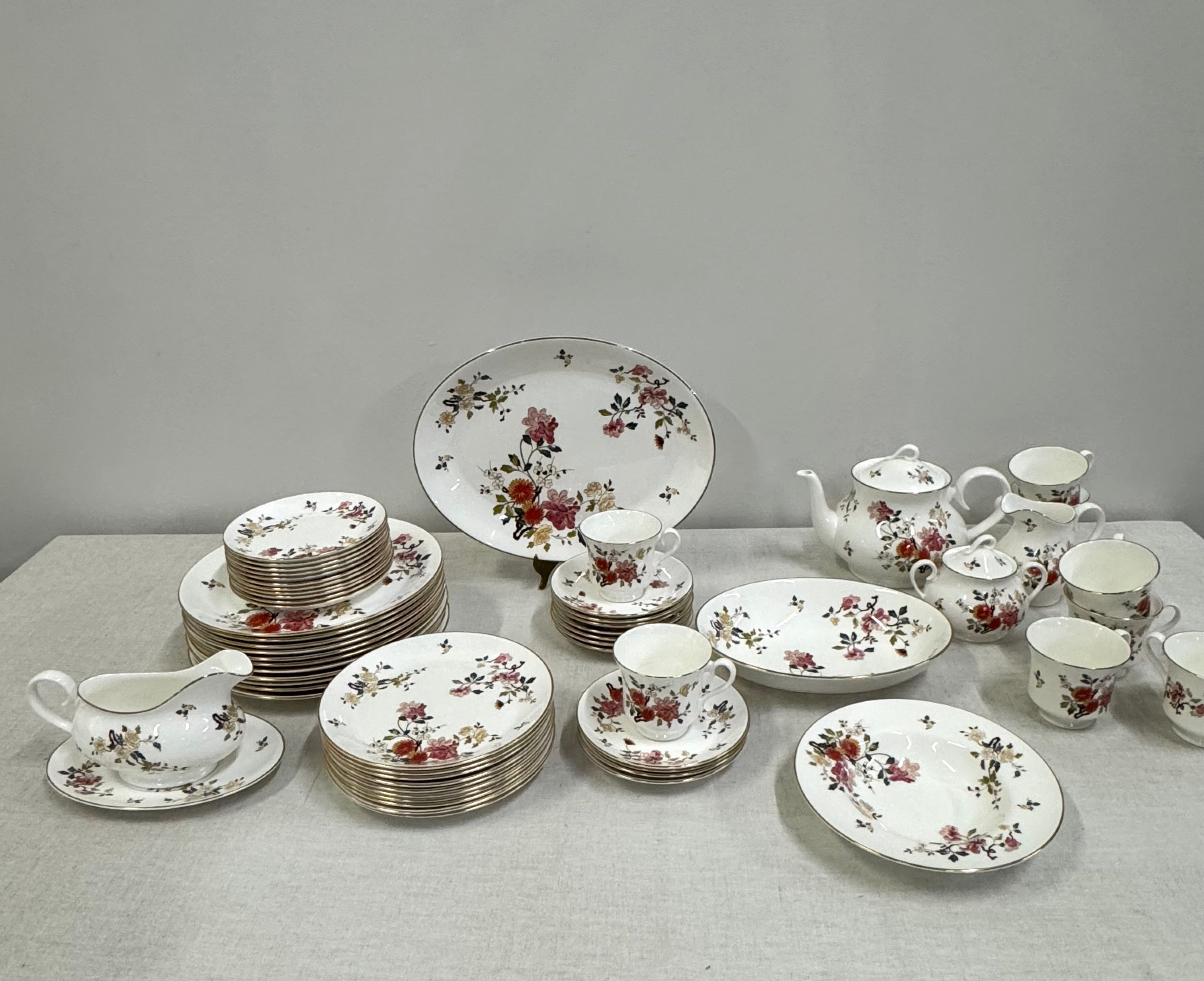 ROYAL ALBERT 'China Garden' Dinnerware Set for 8 Plus