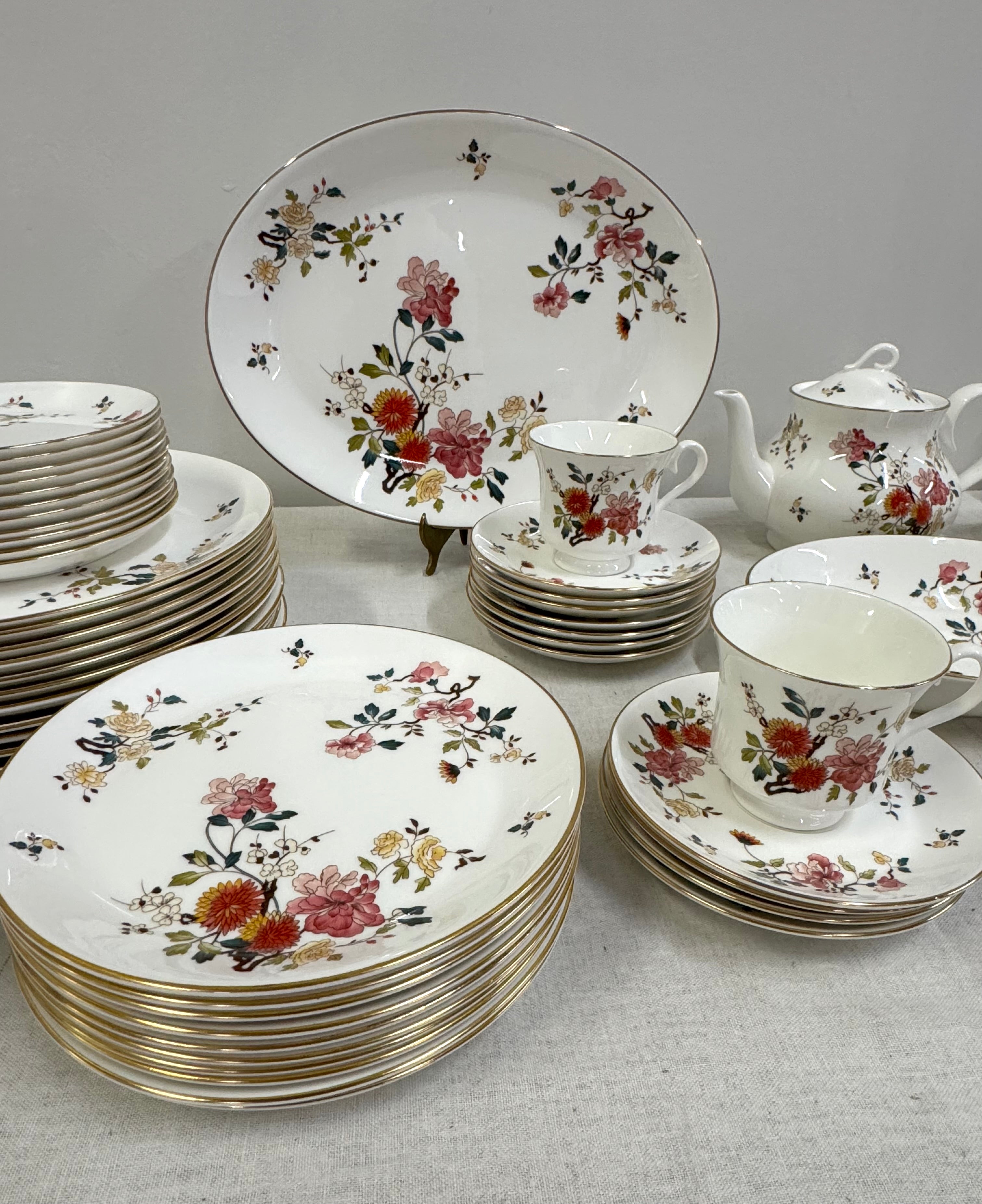 ROYAL ALBERT 'China Garden' Dinnerware Set for 8 Plus