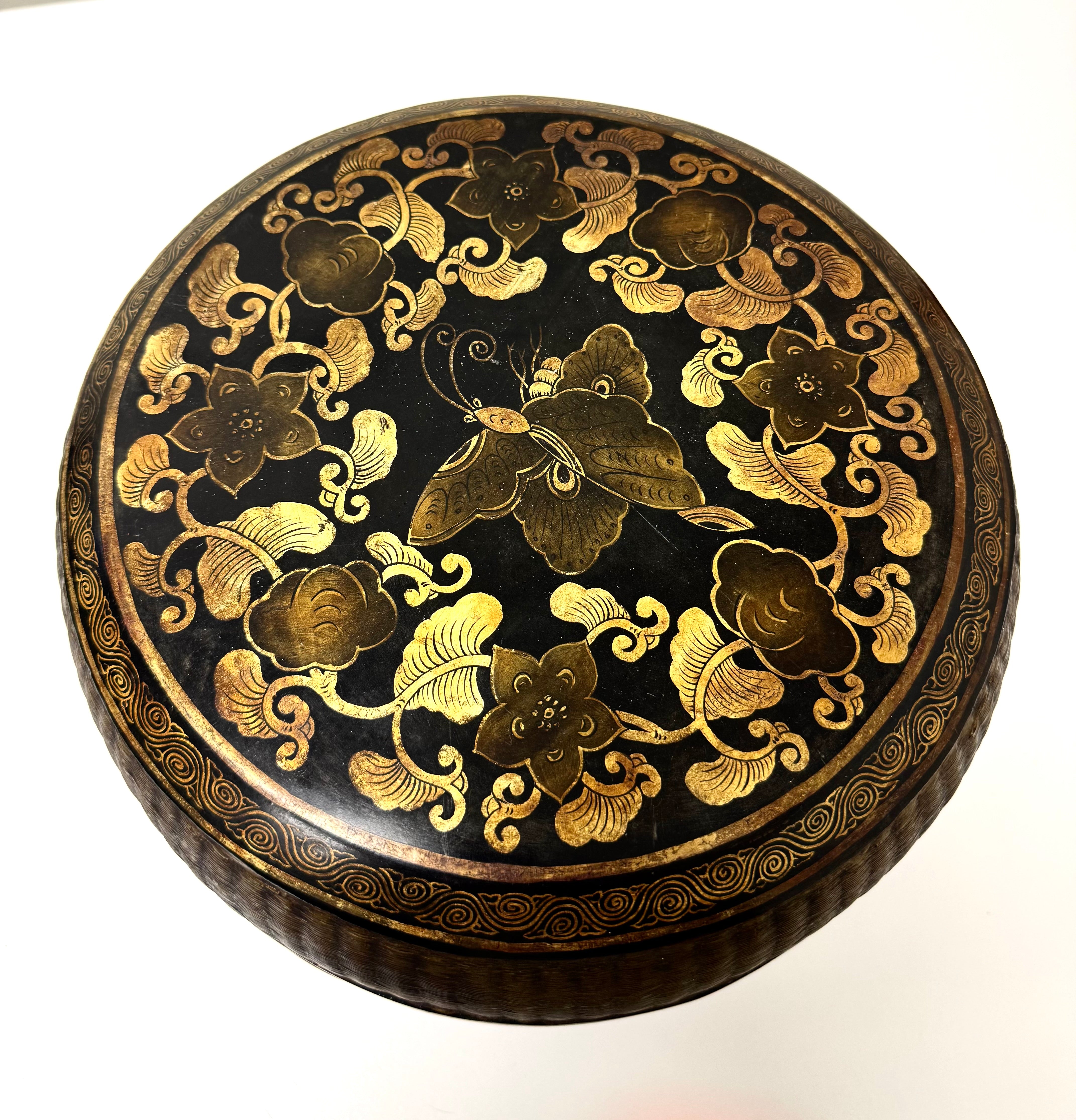 Vintage Chinese Lacquer Chinoiserie Box