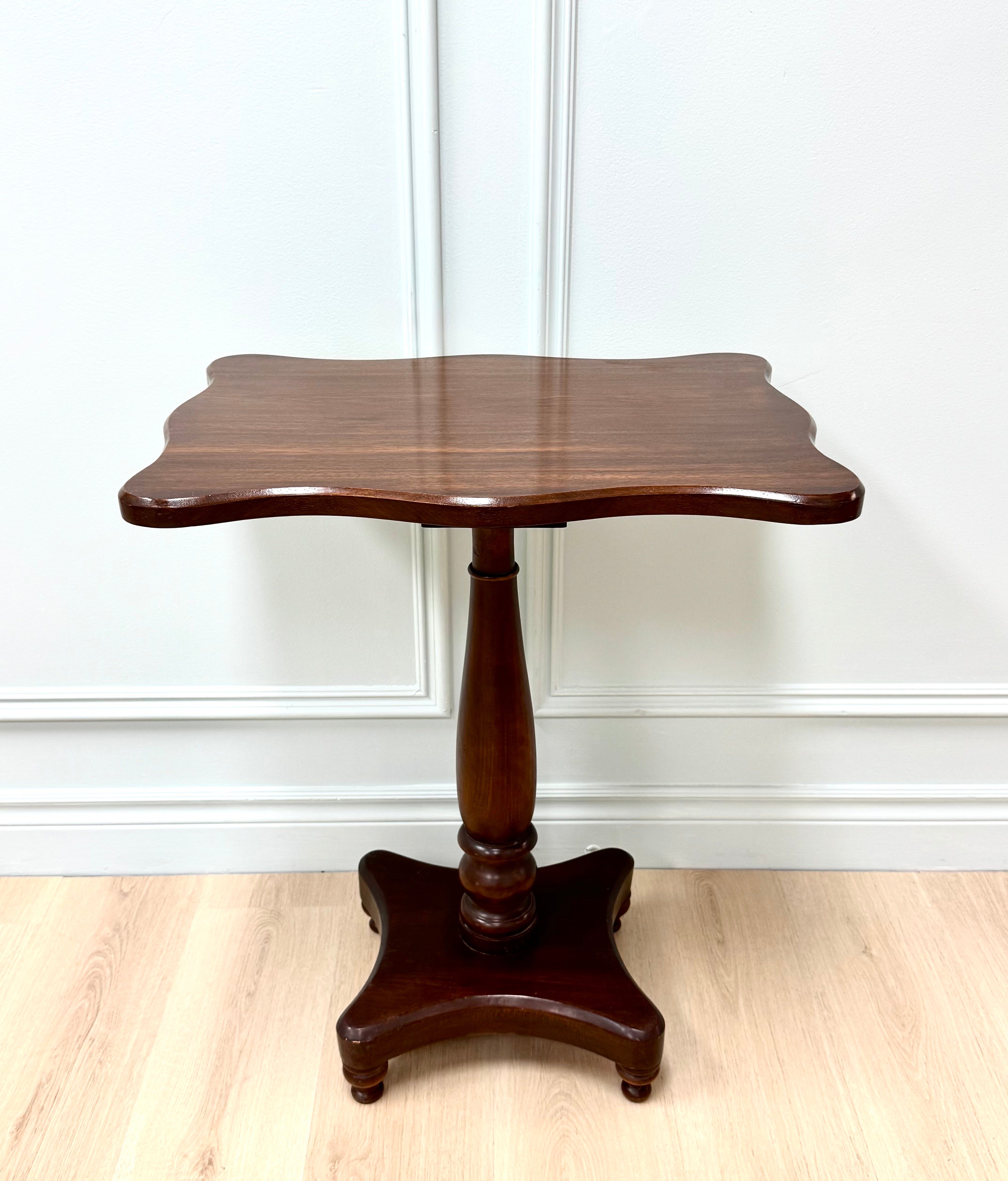 Scalloped Pedestal Side Table