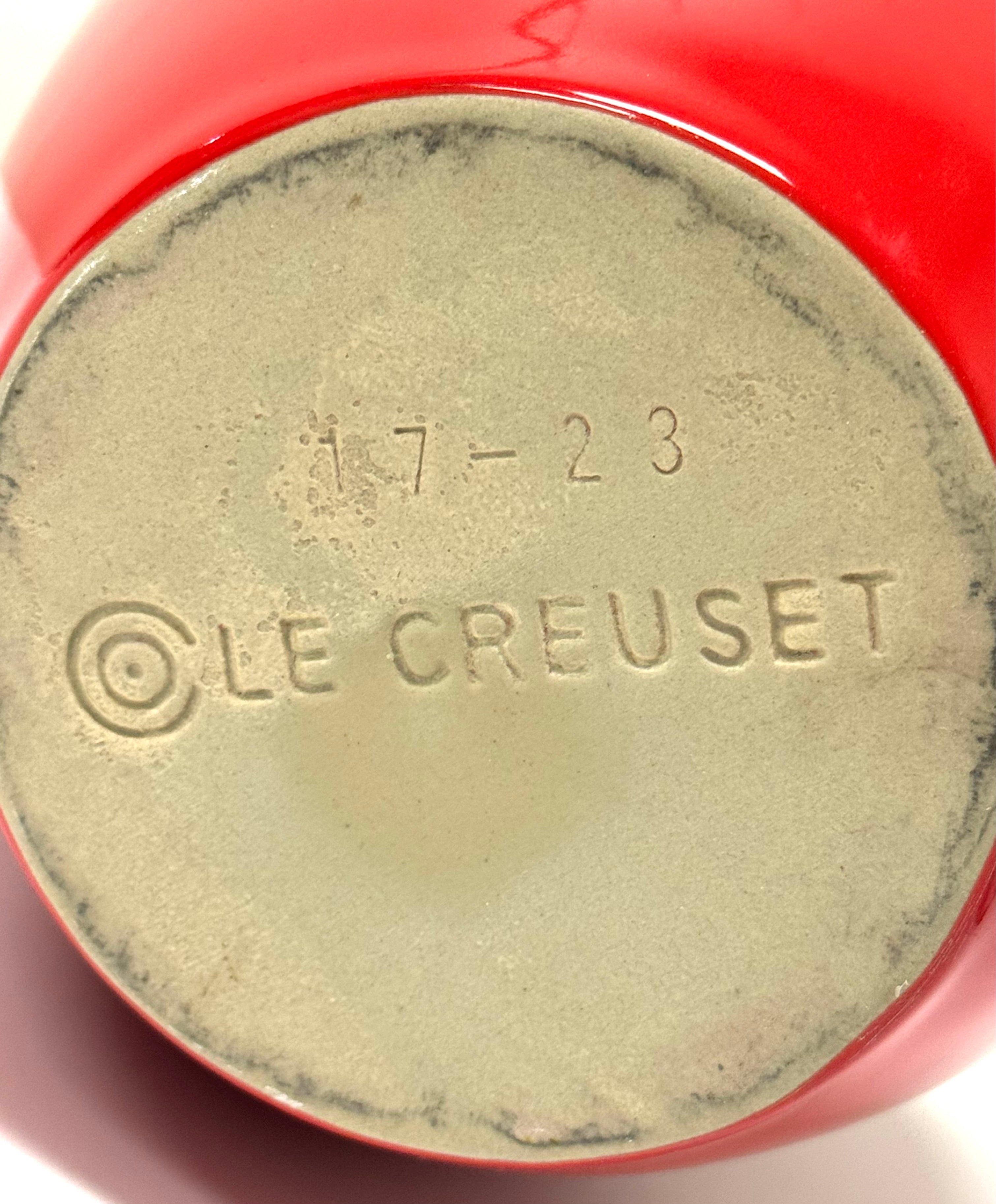LE CREUSET Cerise 9" Classic Pitcher