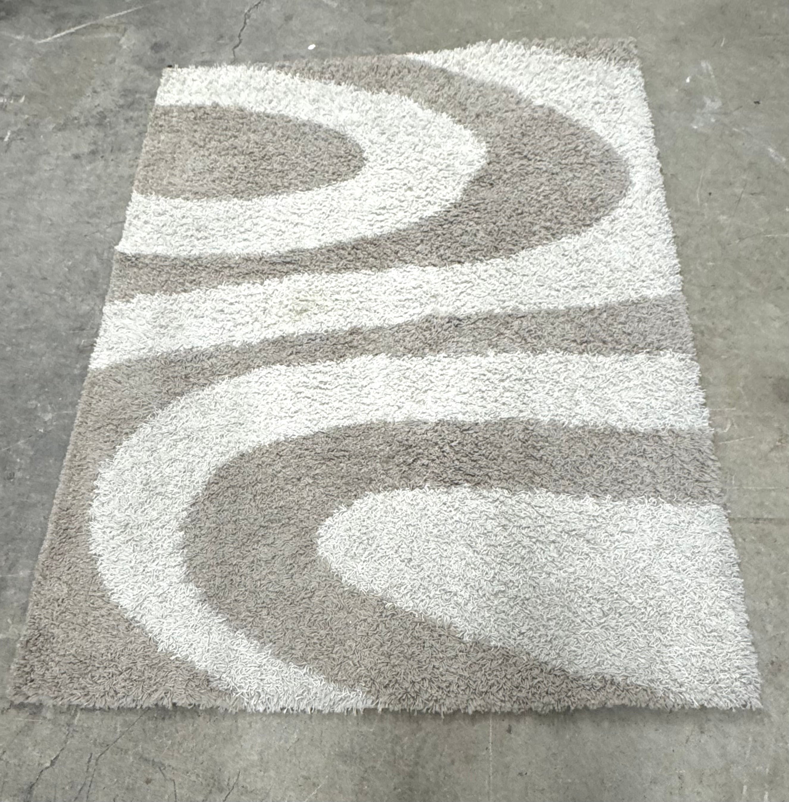 Ivory/Taupe 63" x 87" Modern Shag Rug