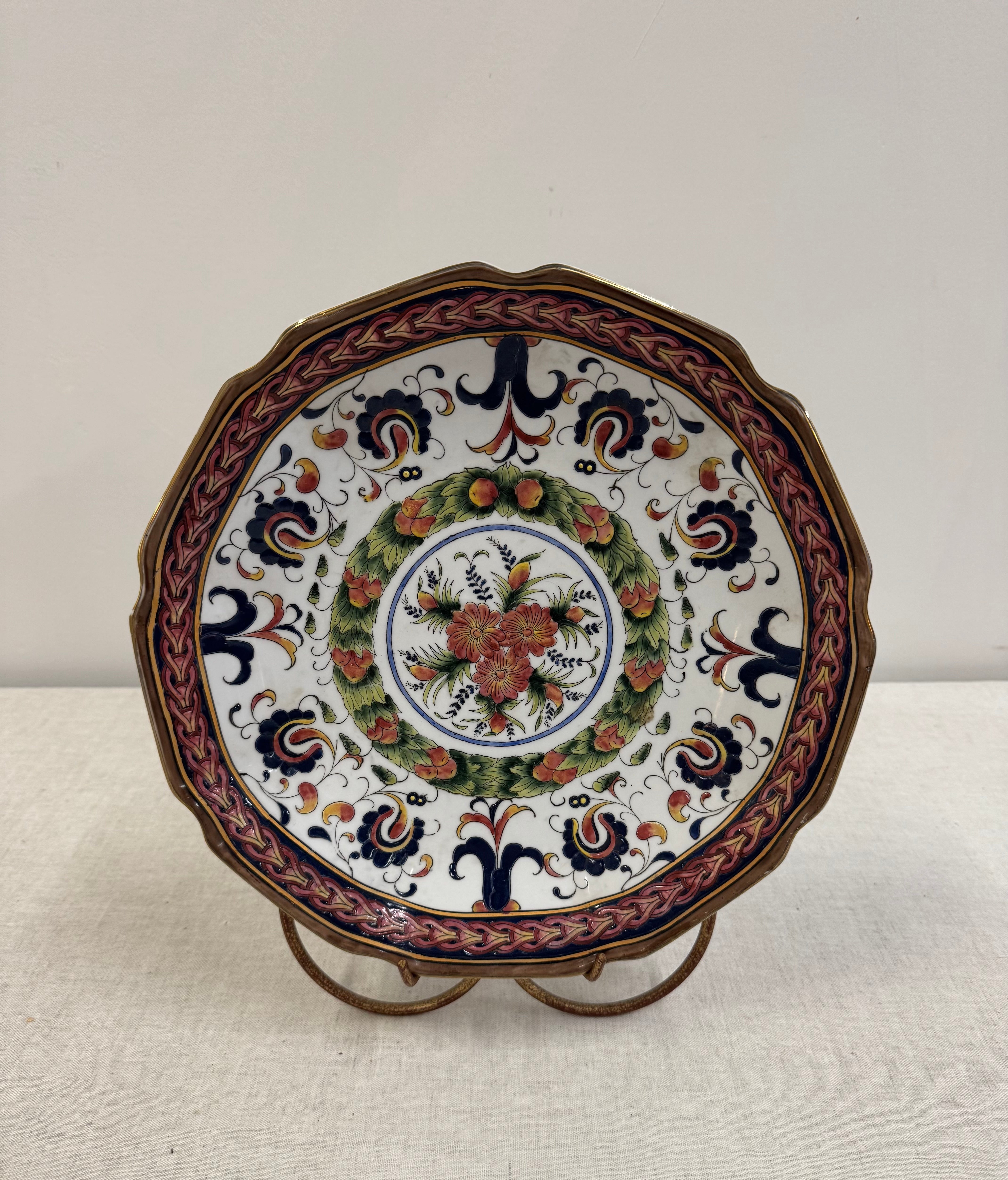 Chinoiserie Style Bowl with Stand