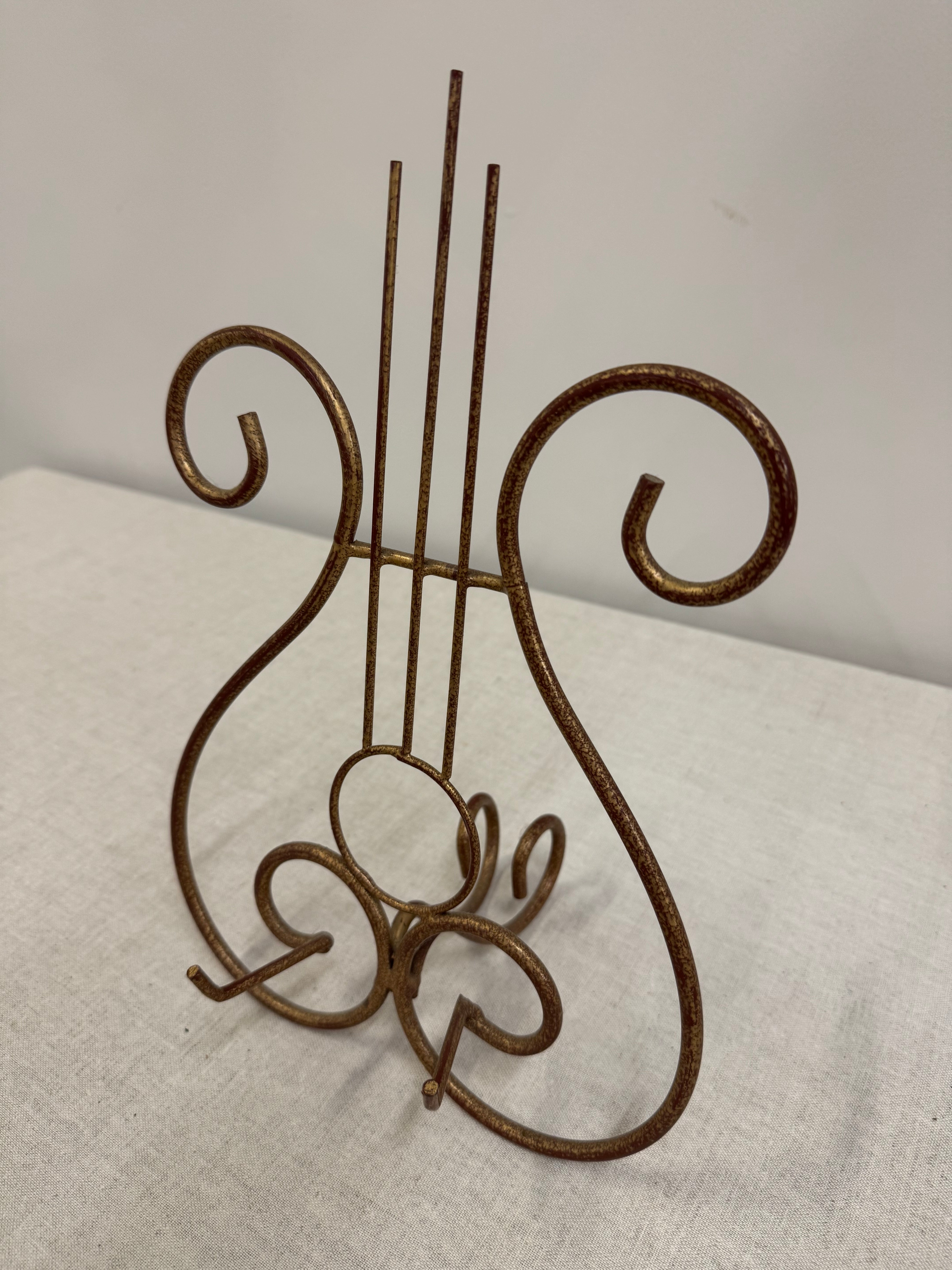 Chinoiserie Style Bowl with Stand