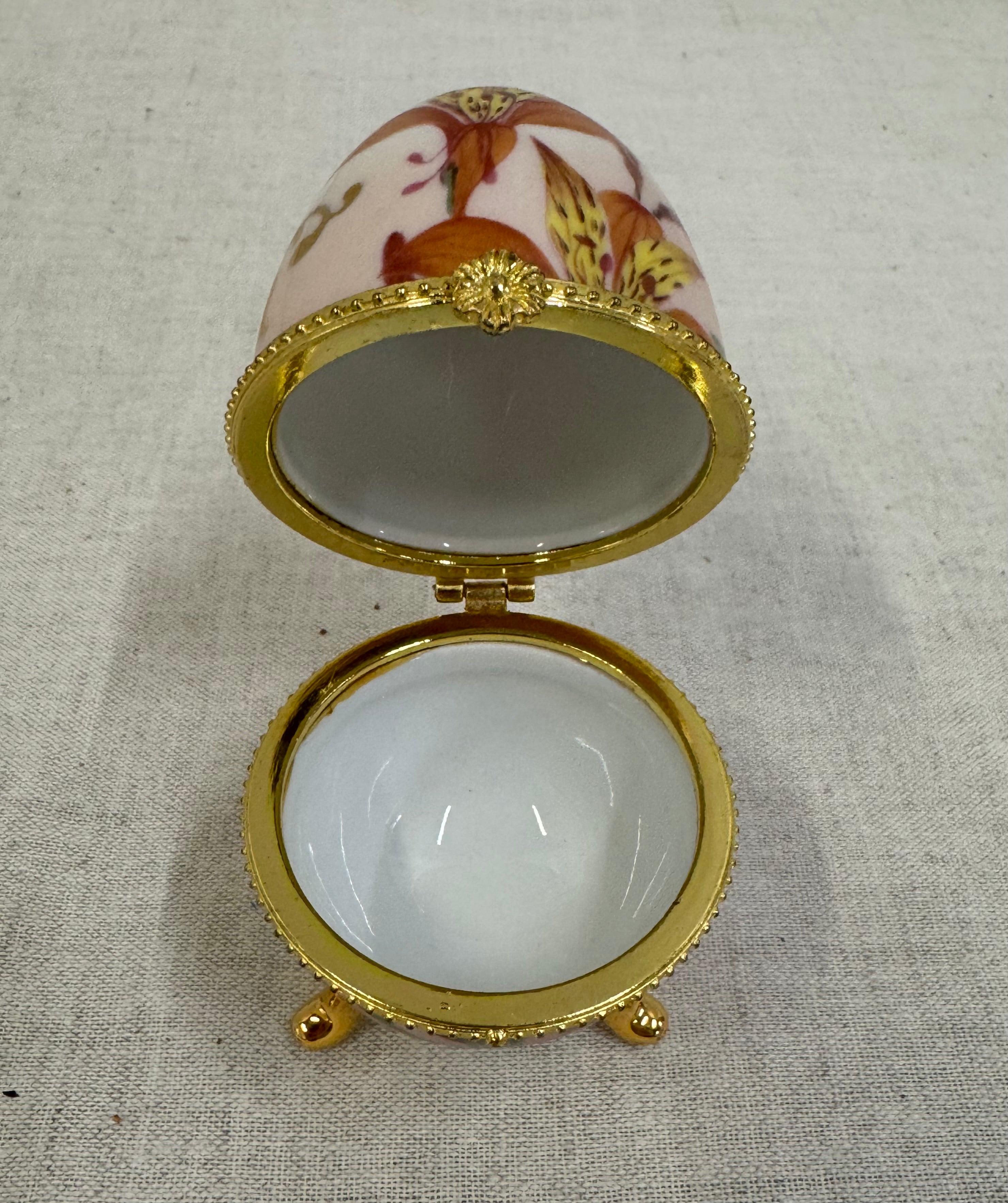 Footed Egg Trinket Box