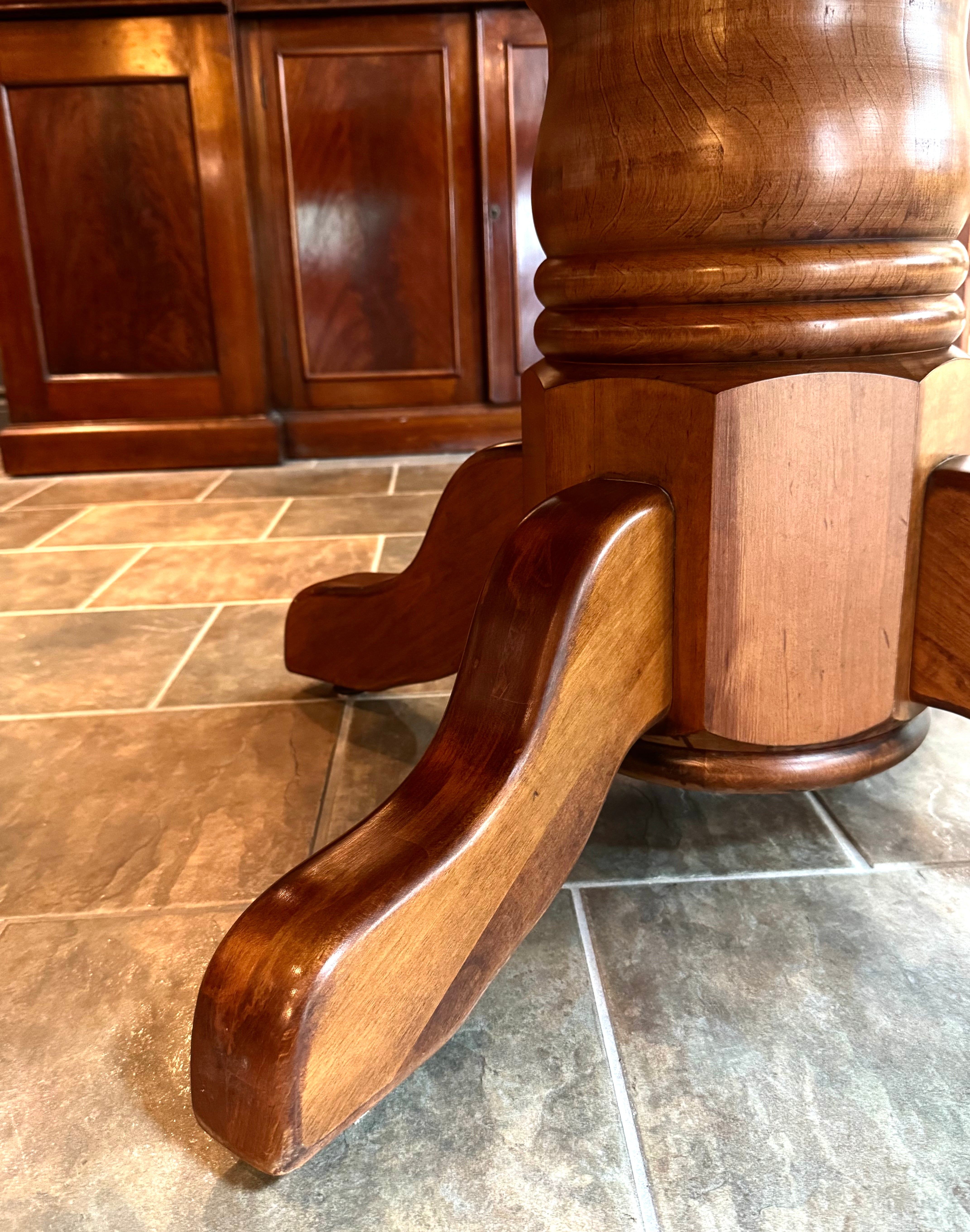 POTTERY BARN Reclaimed Pine 60" Table
