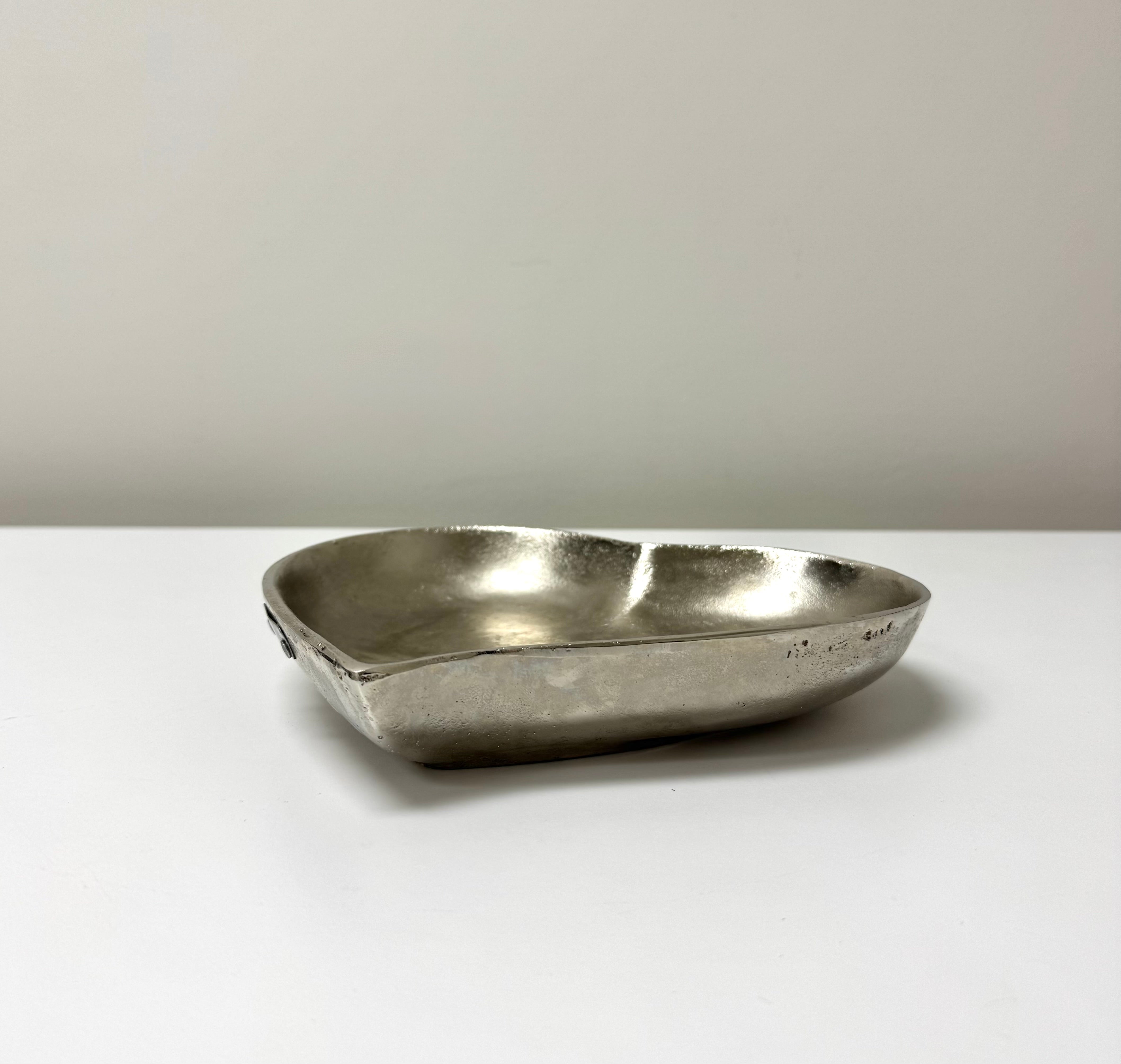 ARTE DESIGN Distressed Metal Heart Dish