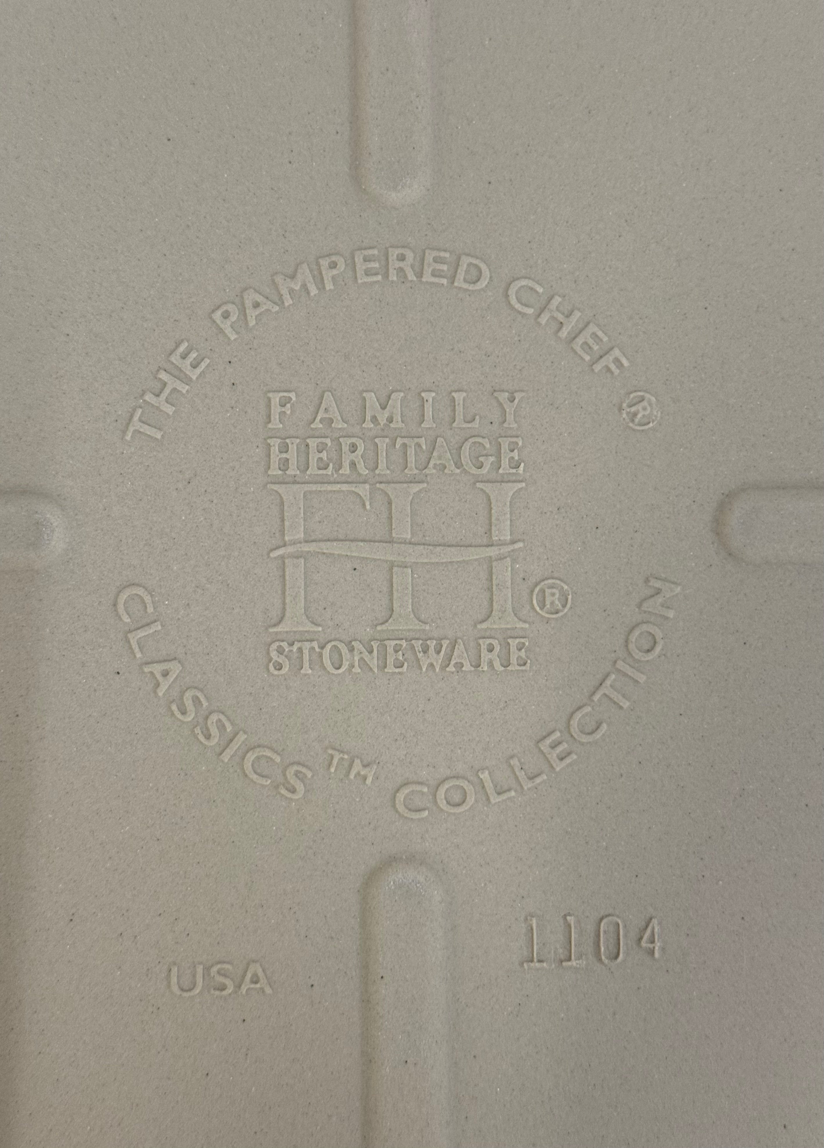 NEW! PAMPERED CHEF 17" x 11" Stoneware Baking Tray