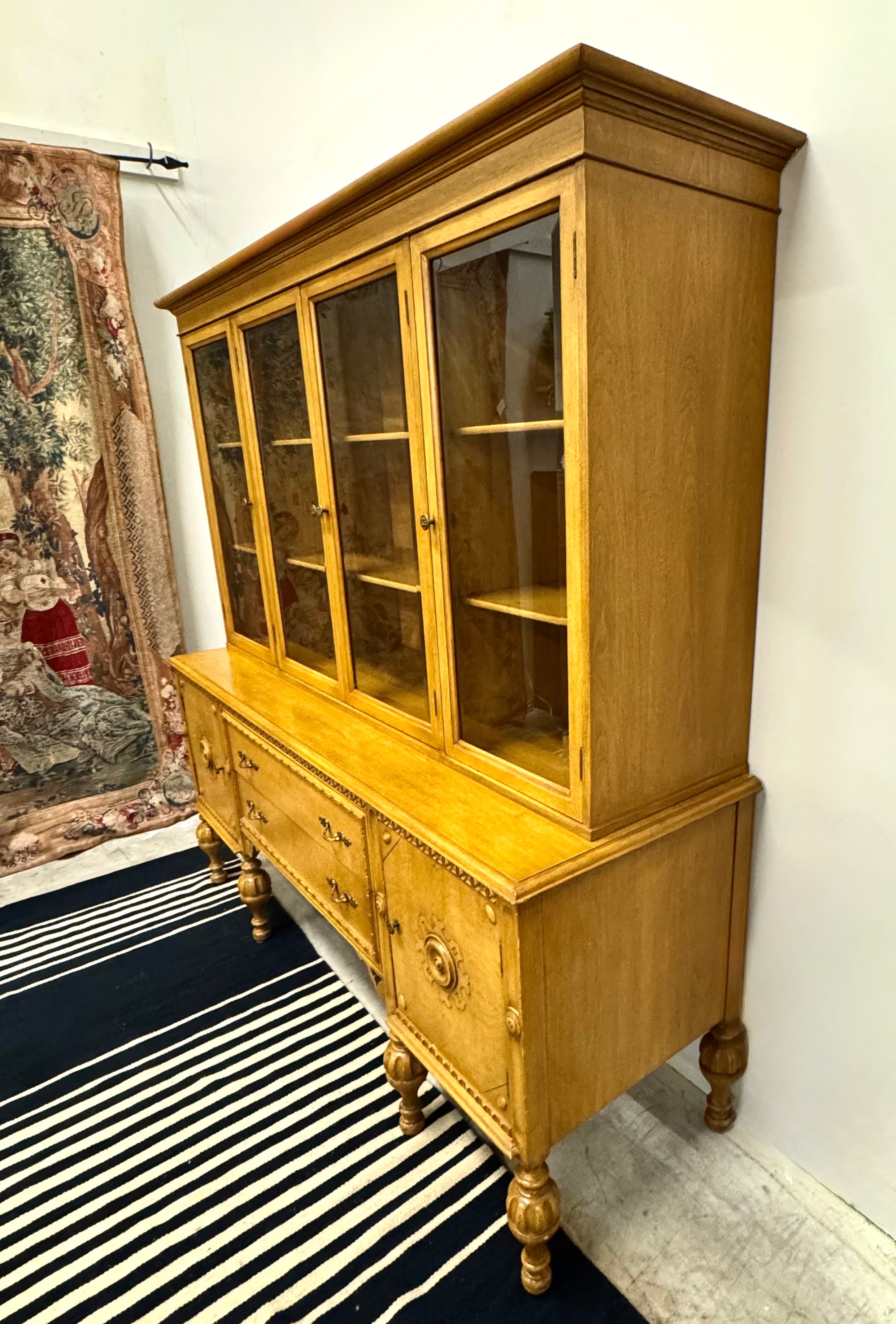 European Country Sideboard with Hutch