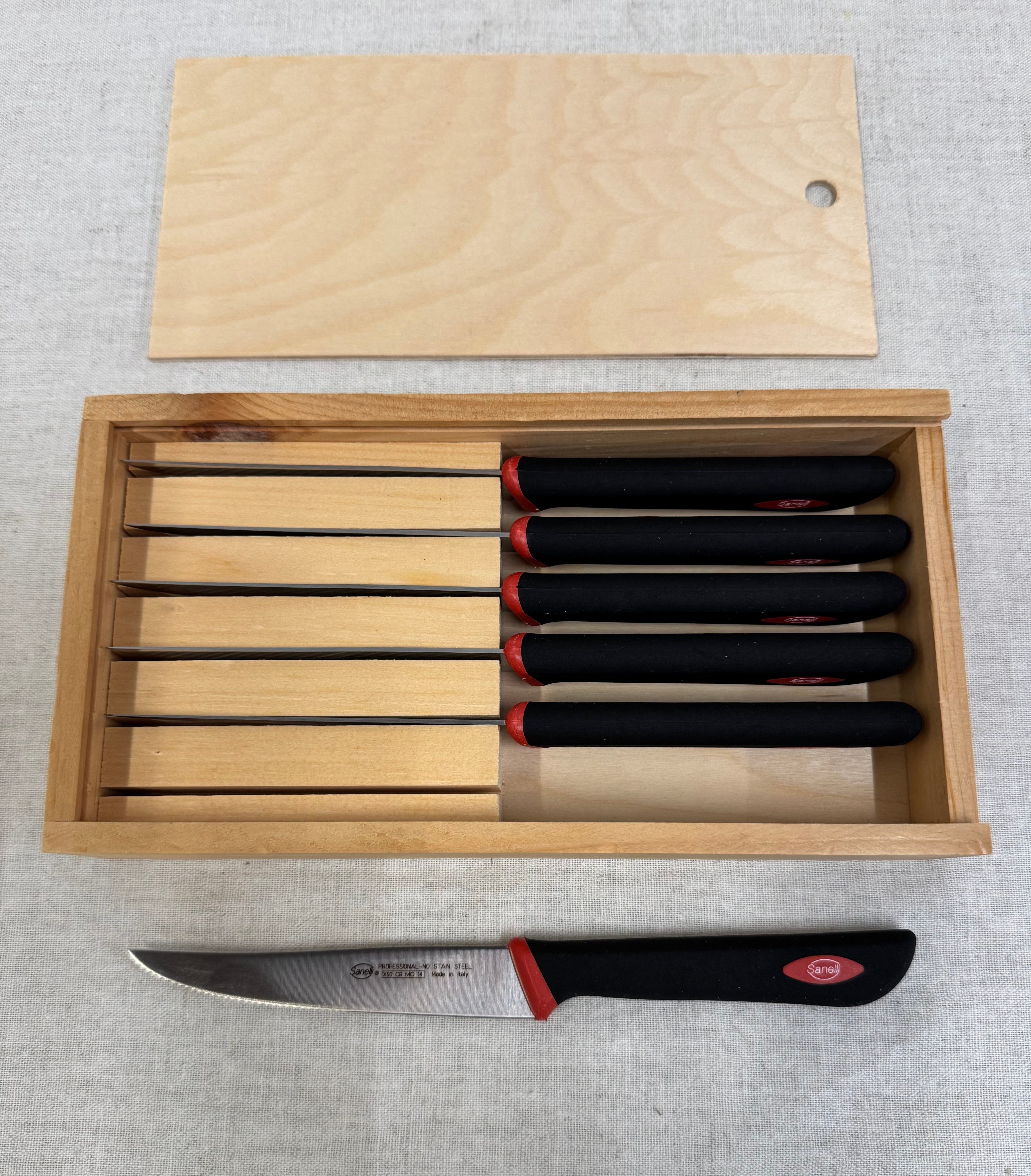 SANELLI Steak Knives Set of 8 in Wooden Box