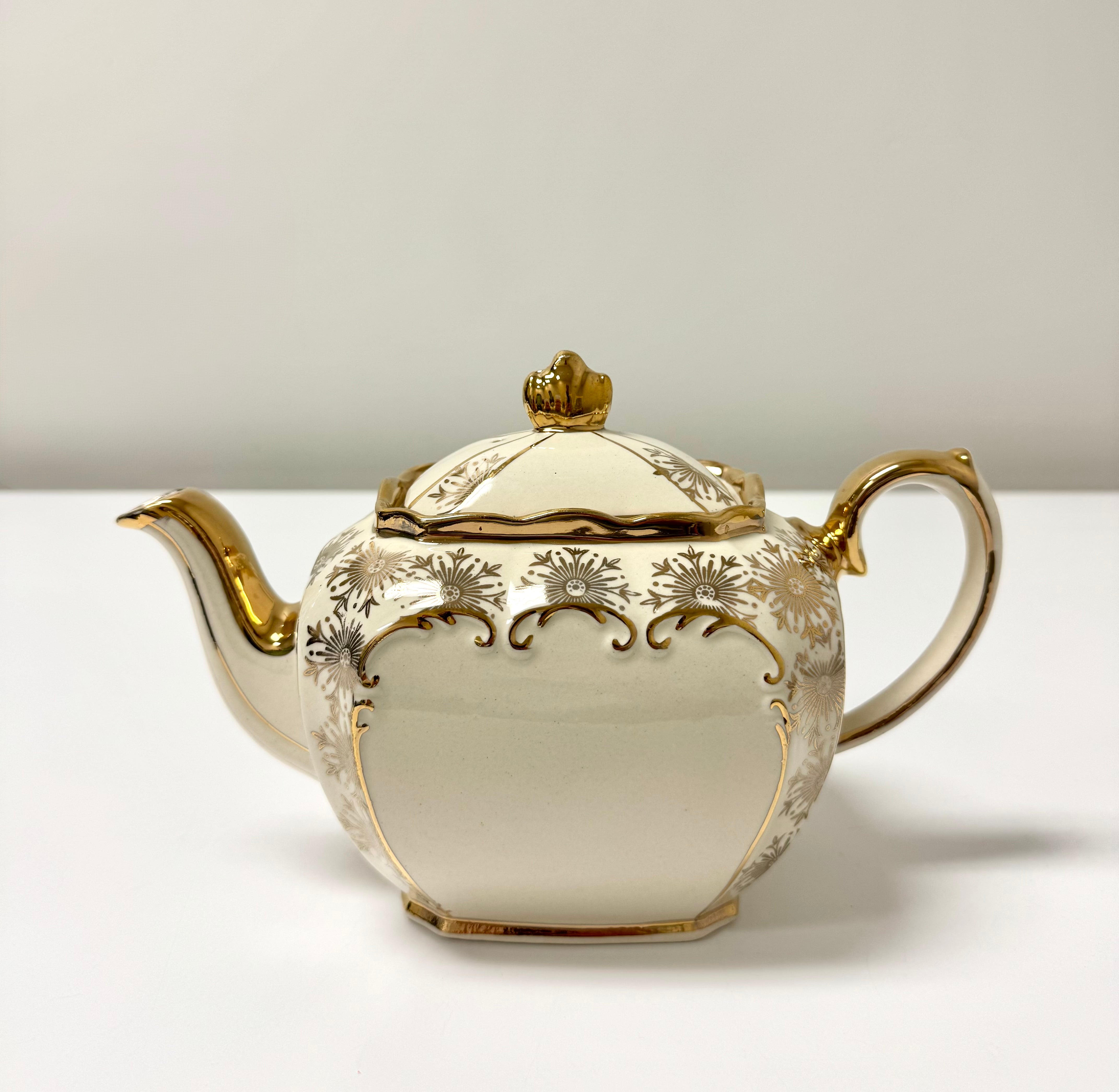 Vintage SADLER 'Cube' Teapot