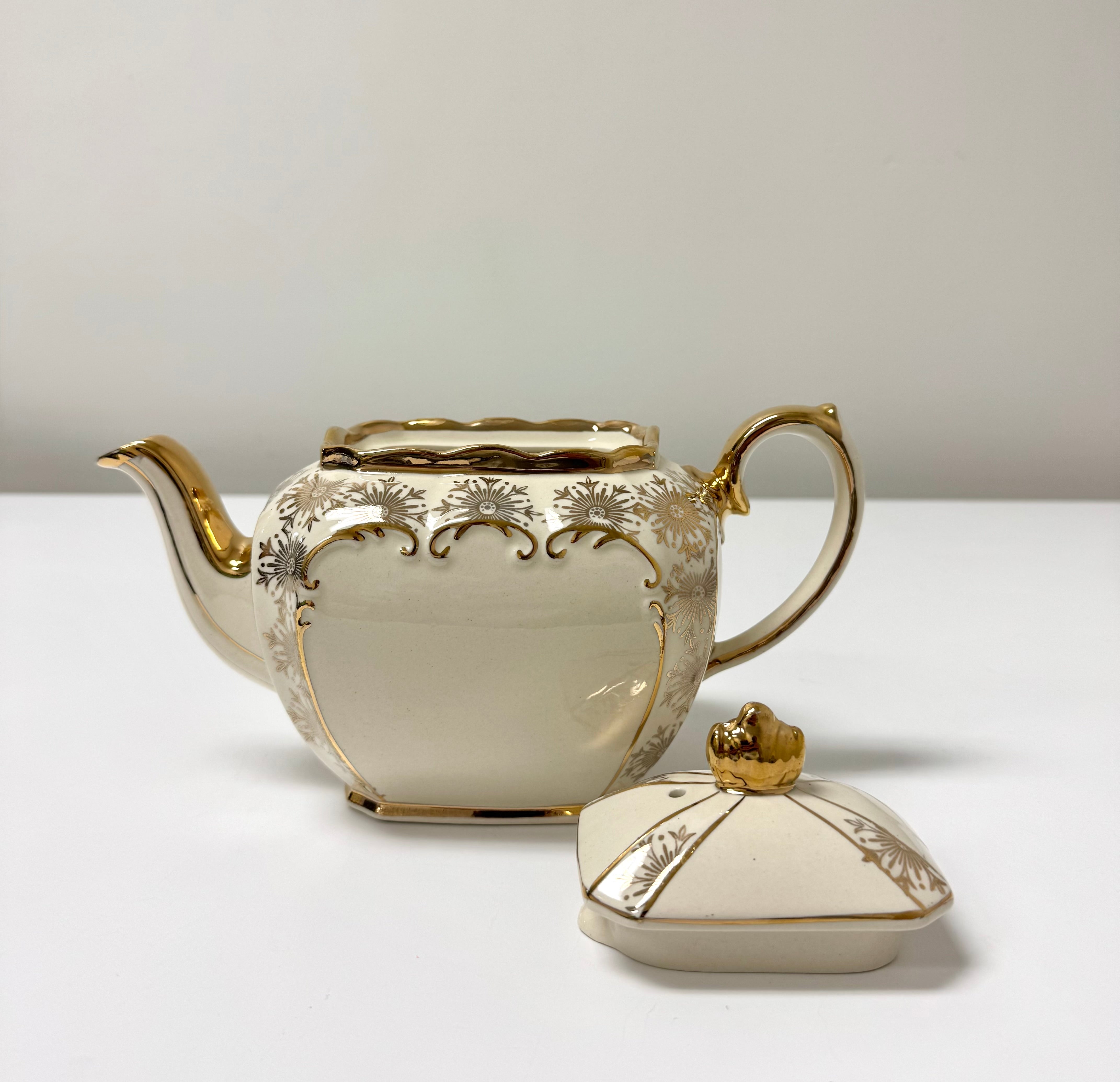 Vintage SADLER 'Cube' Teapot
