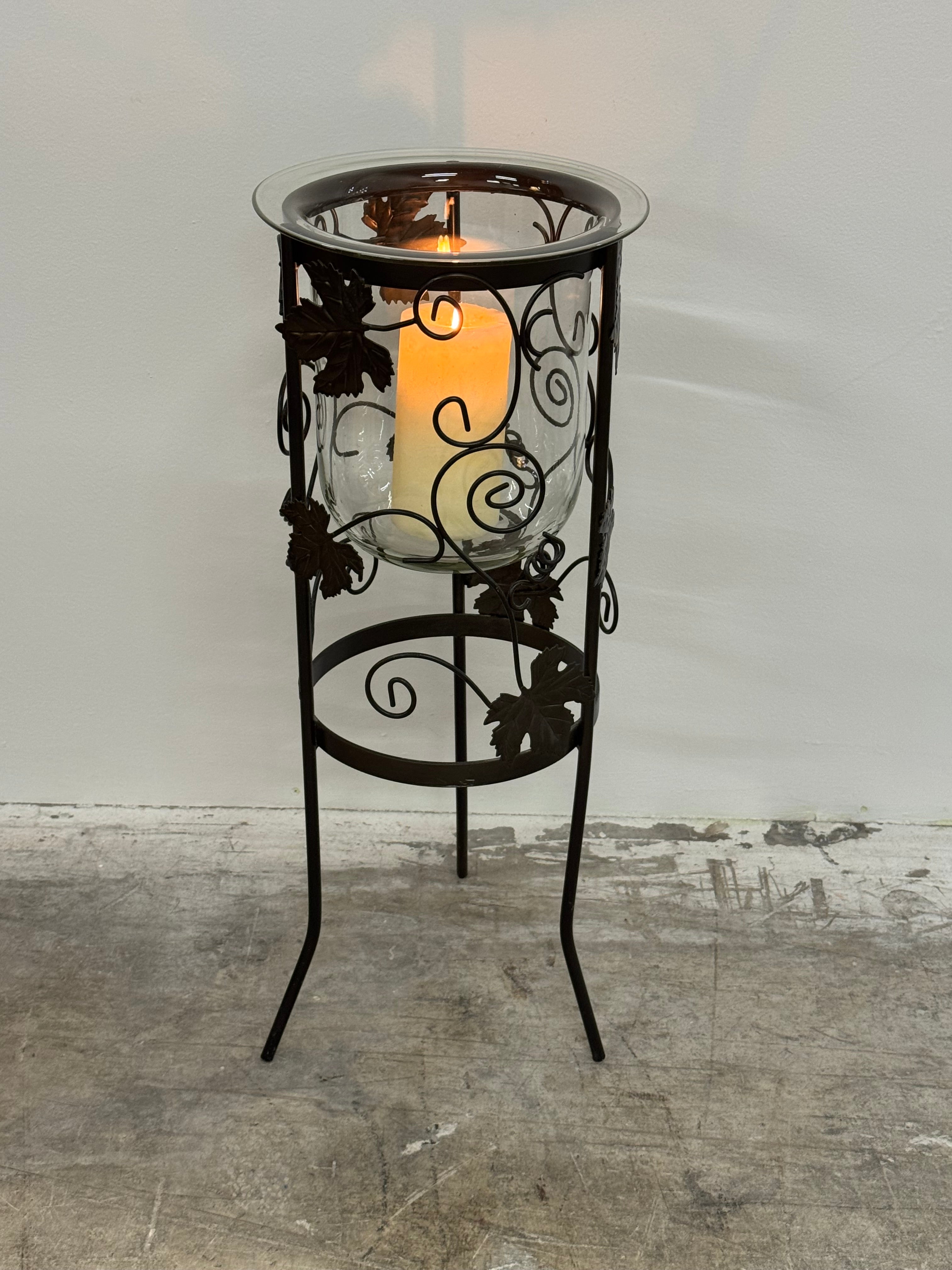 Black Iron Scroll Leaf Hurricane