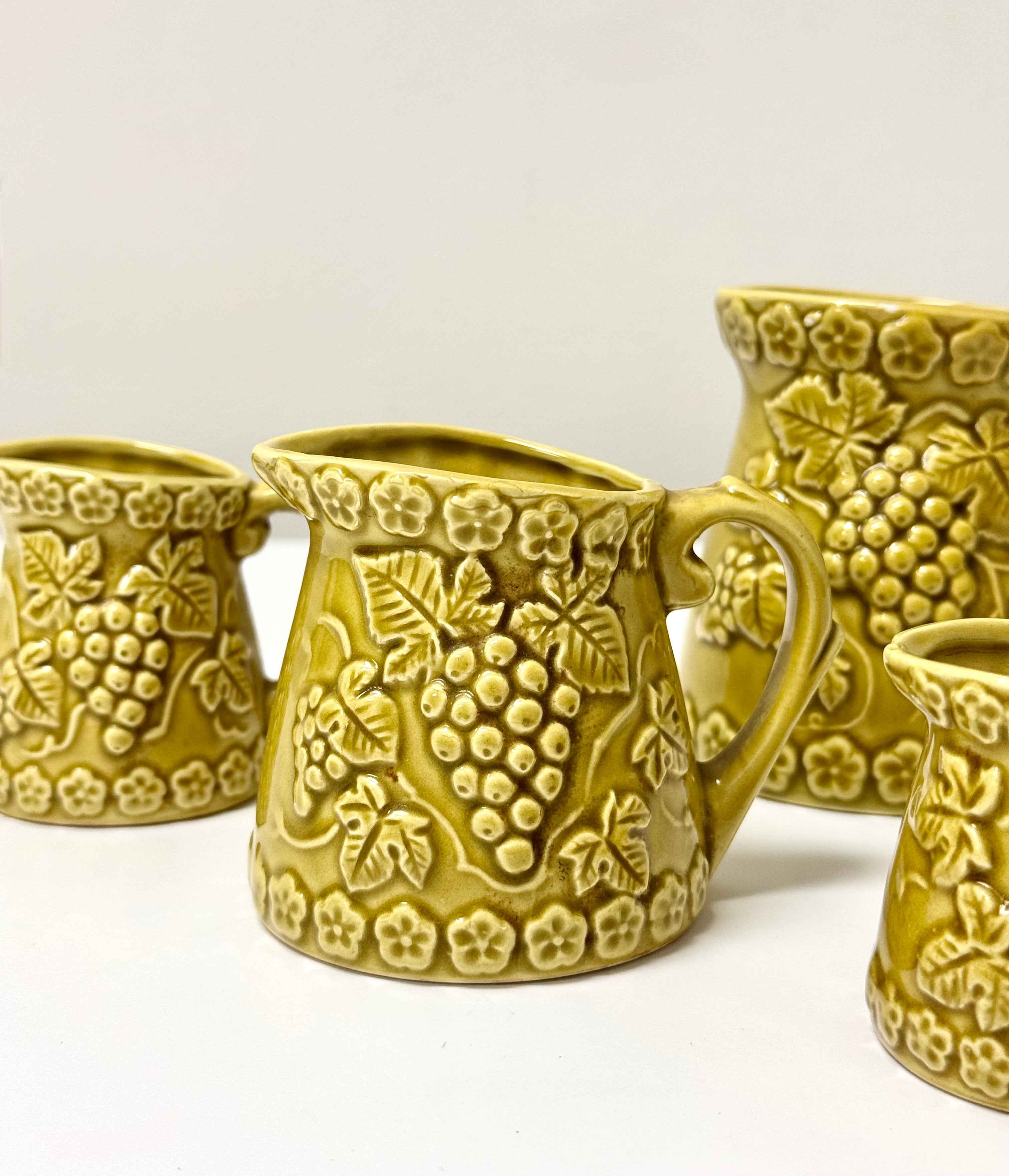Vintage Harvest Gold Majolica Measuring Cups Set